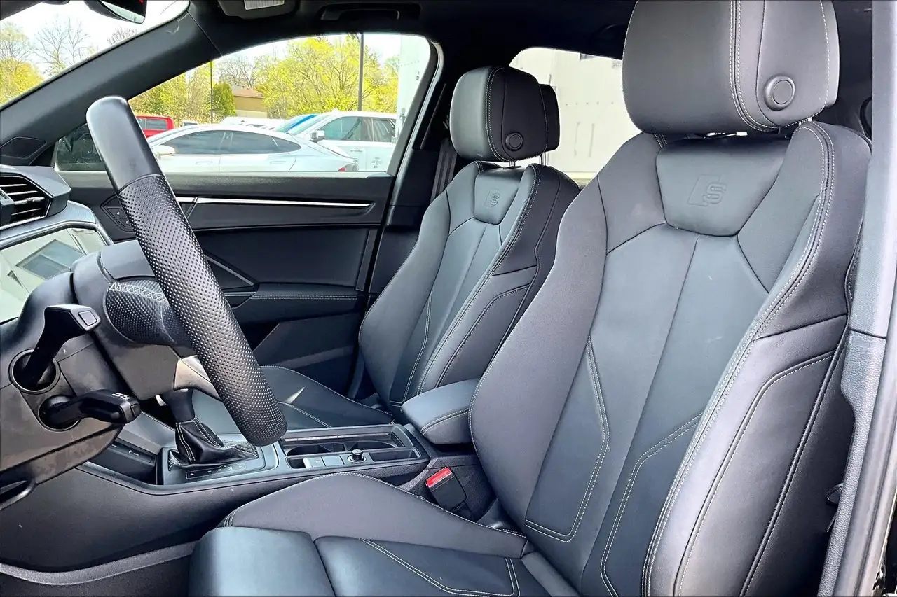 Audi Q3 снимка Audi Q3