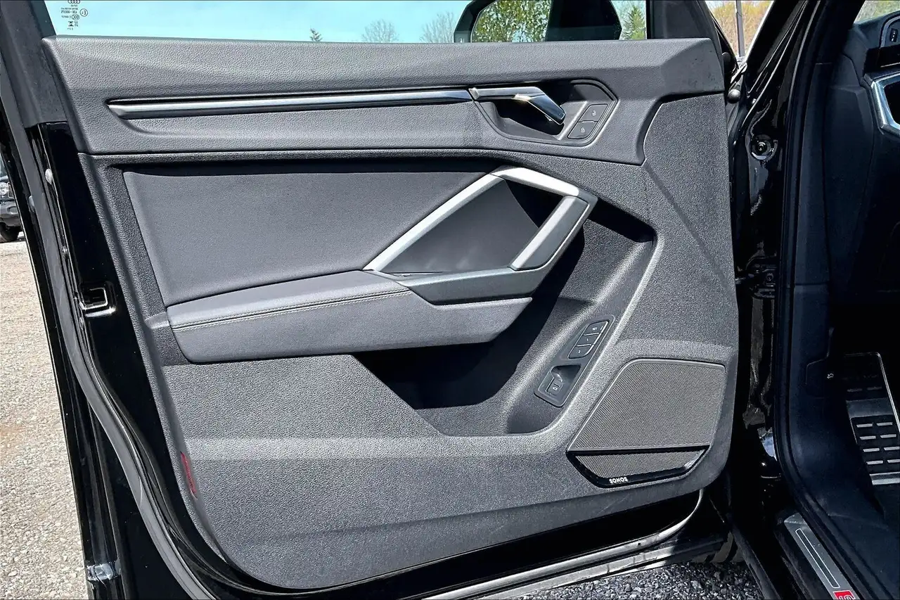 Audi Q3 снимка Audi Q3