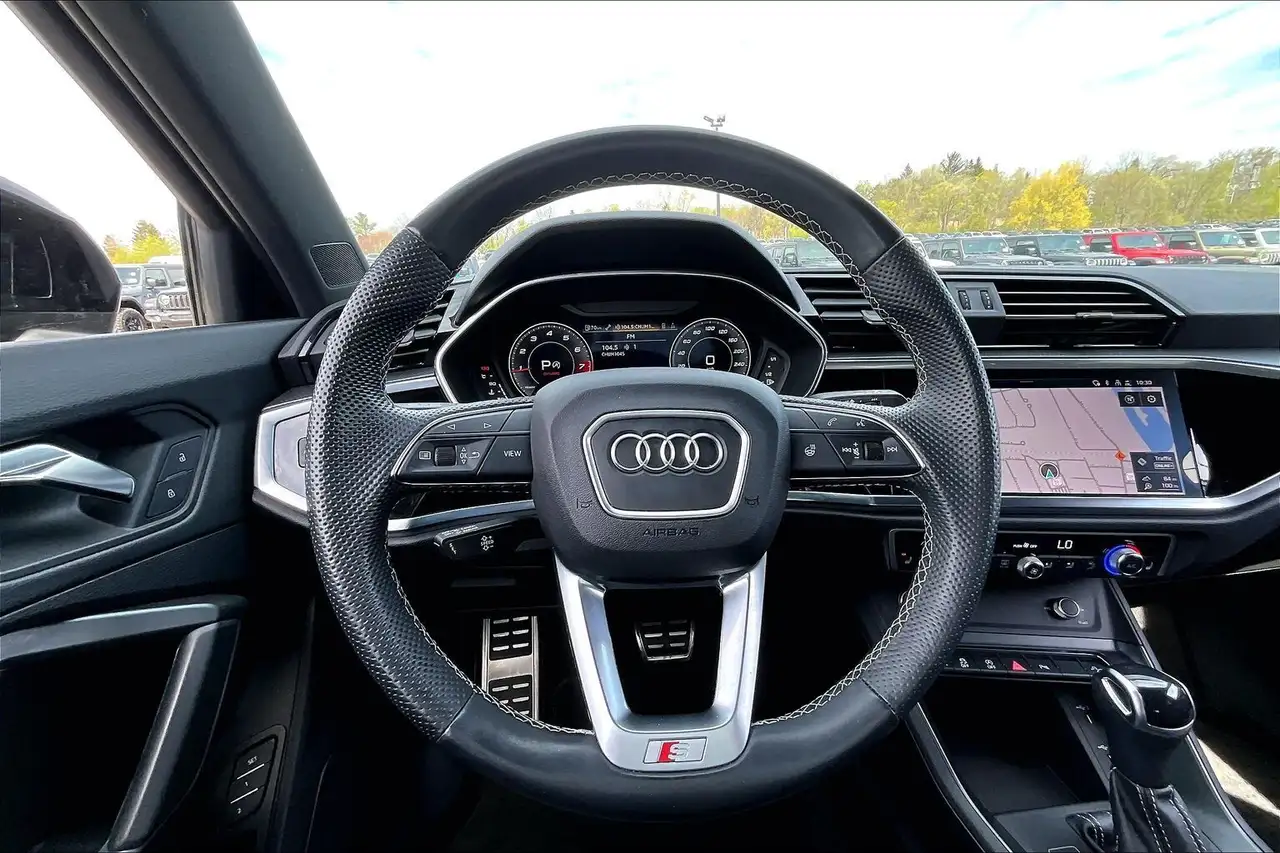 Audi Q3 снимка Audi Q3