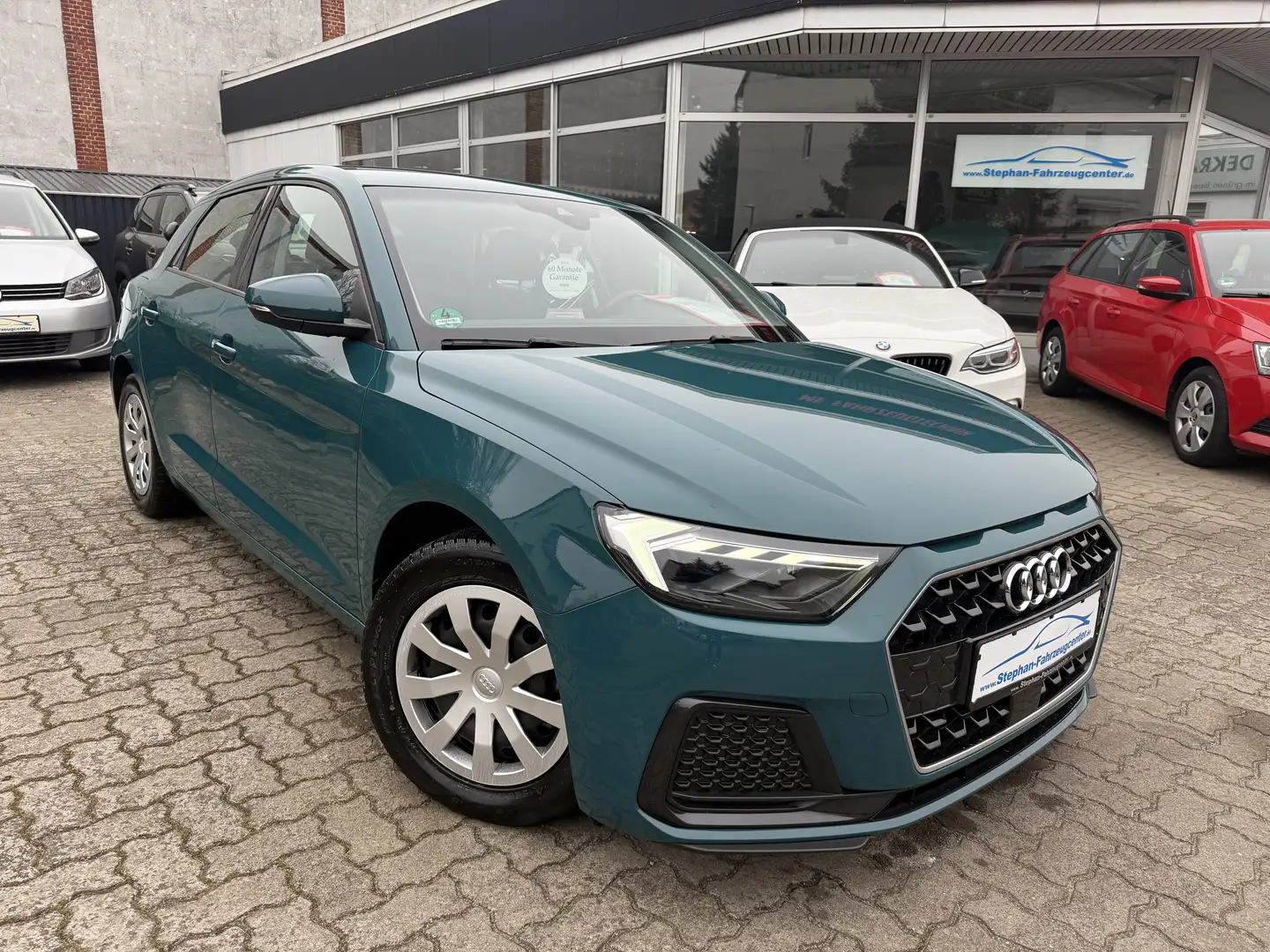 Audi A1 TFSI Sportback DSG mit Klima/navi/Digital/ESP/LED/ Grün - 1