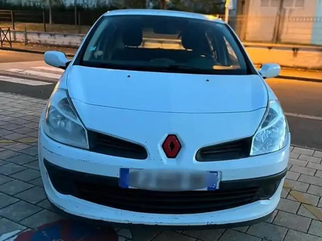 Renault Clio Citadine 5 portes — photo 3