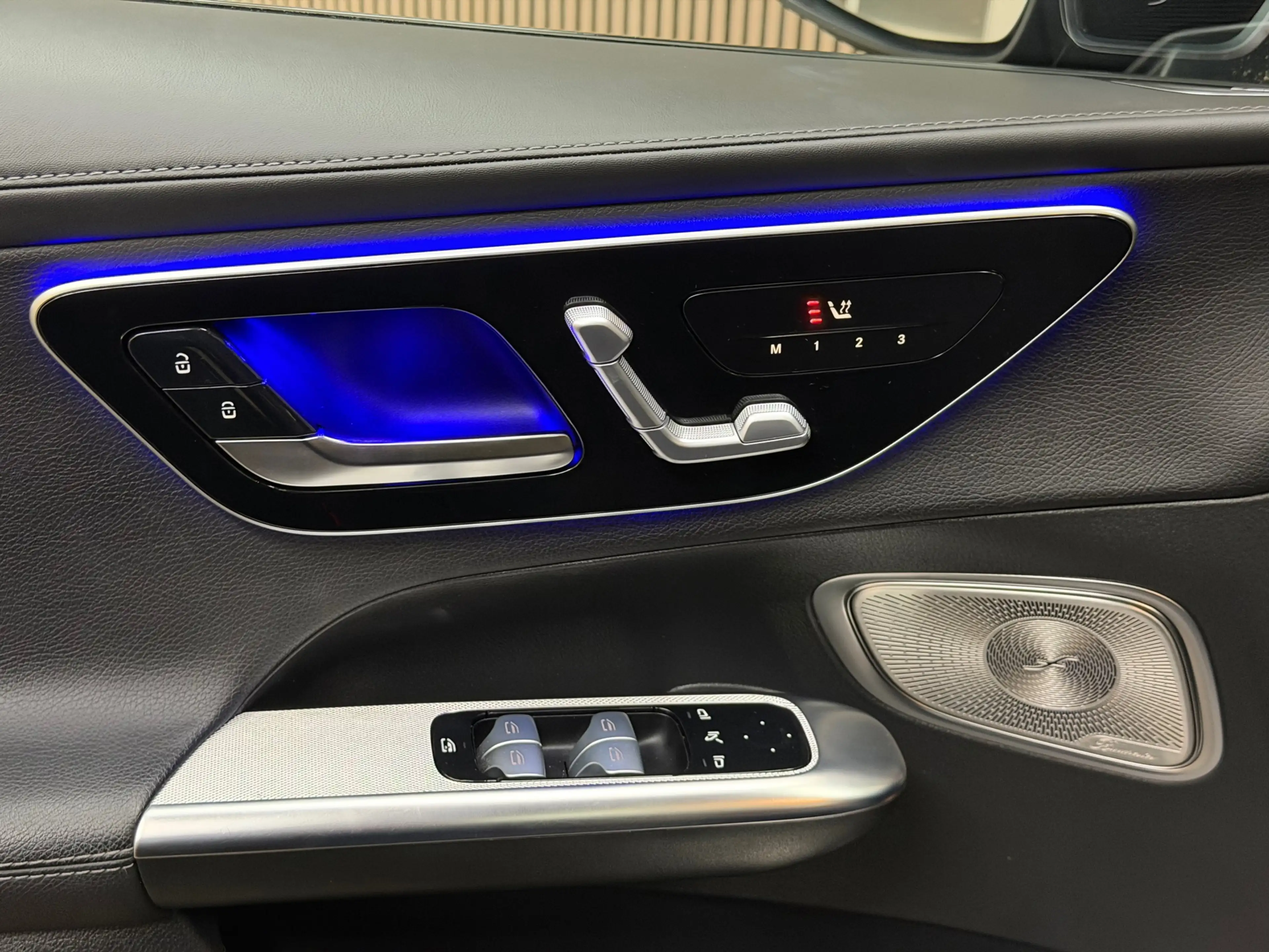 Mercedes-Benz GLC 400 400e 4MATIC AMG Line 2023 FULL OPTION — photo 37