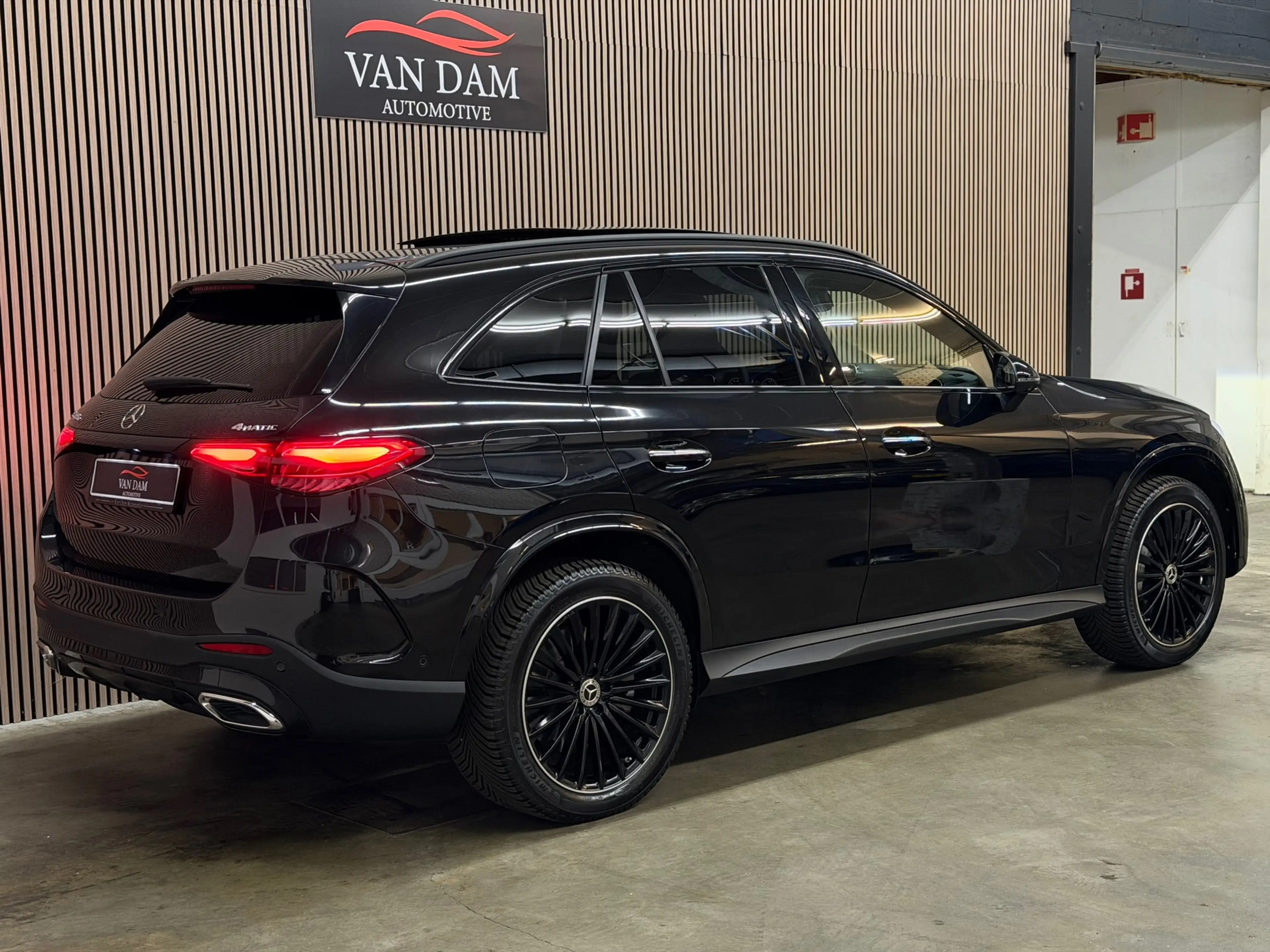 Mercedes-Benz GLC 400 400e 4MATIC AMG Line 2023 FULL OPTION — photo 8