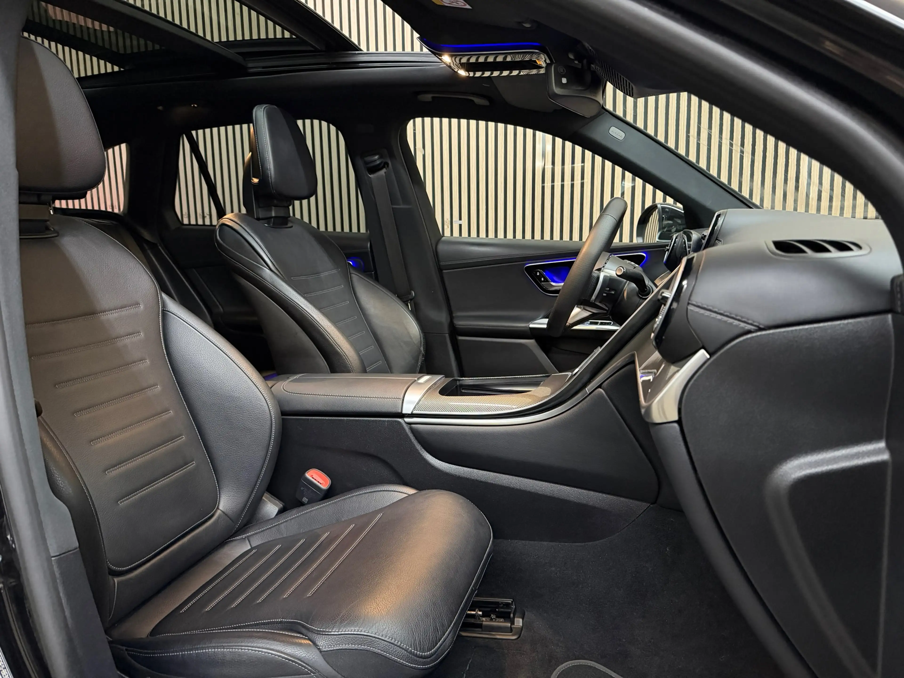 Mercedes-Benz GLC 400 400e 4MATIC AMG Line 2023 FULL OPTION — photo 14