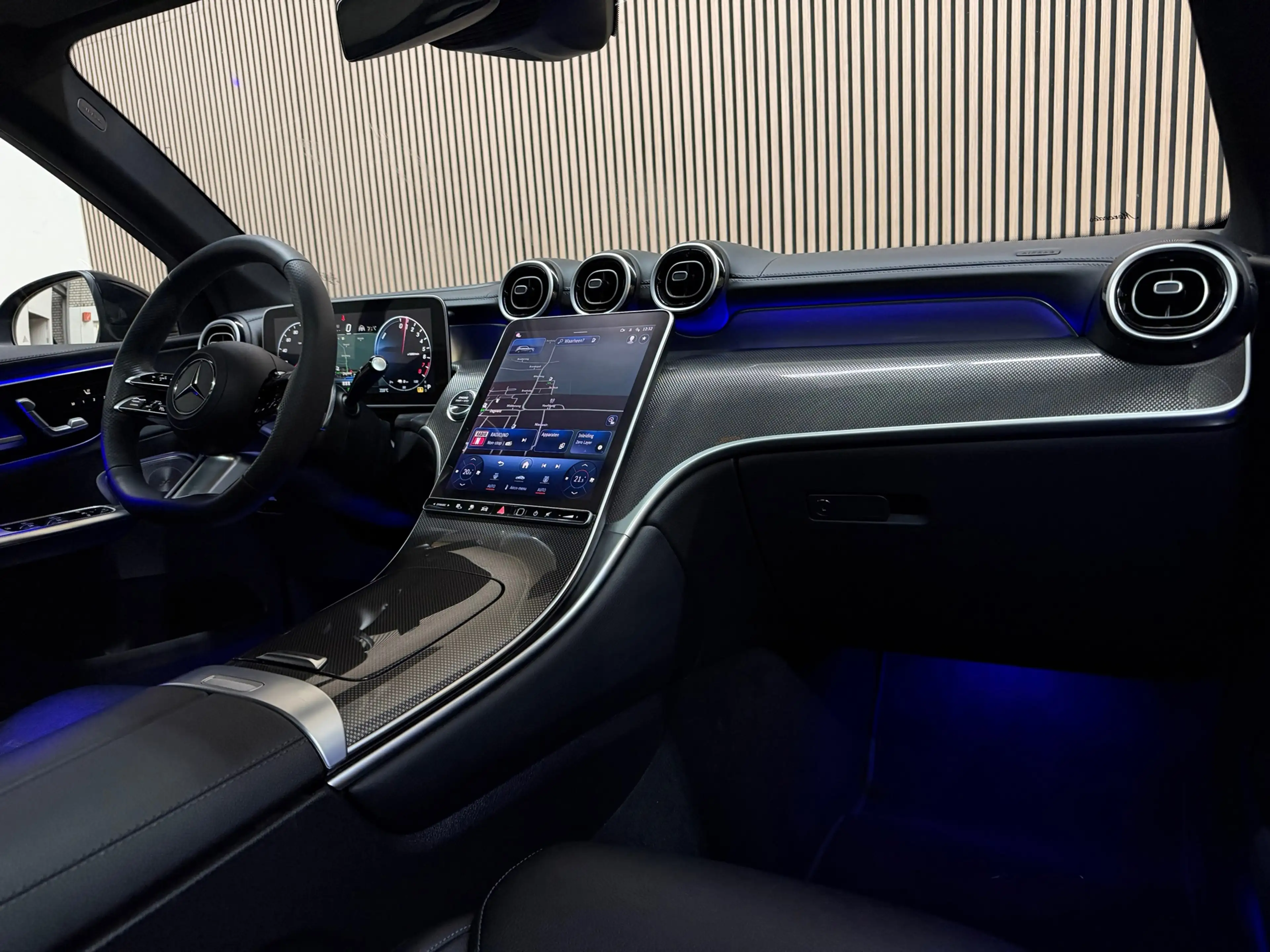 Mercedes-Benz GLC 400 400e 4MATIC AMG Line 2023 FULL OPTION — photo 21