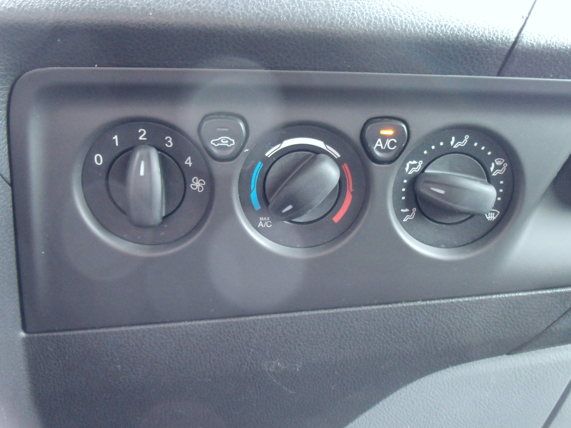 Ford Transit Custom 270 2.2 TDCI L1H1 Trend - Airco - Navigatie - 6 Ba — photo 24
