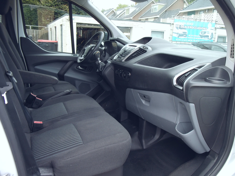 Ford Transit Custom 270 2.2 TDCI L1H1 Trend - Airco - Navigatie - 6 Ba — photo 17