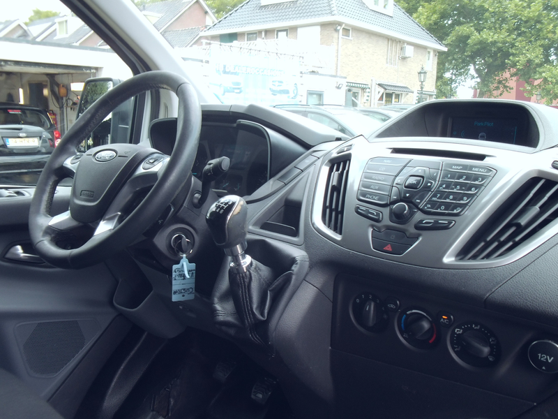 Ford Transit Custom 270 2.2 TDCI L1H1 Trend - Airco - Navigatie - 6 Ba — photo 18
