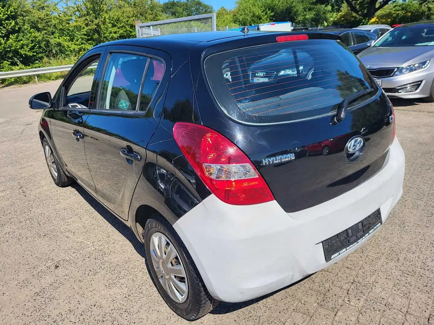 Hyundai i20 5-Türer 1.2 Classic Czarny - 2