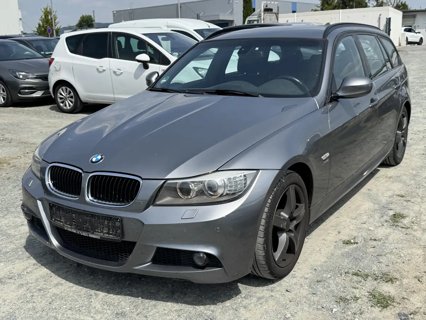 BMW 320 XDRIVE 2.0 XENON NAVI ALLRAD KLIMAA SHZ XENON AHK Grau - 1