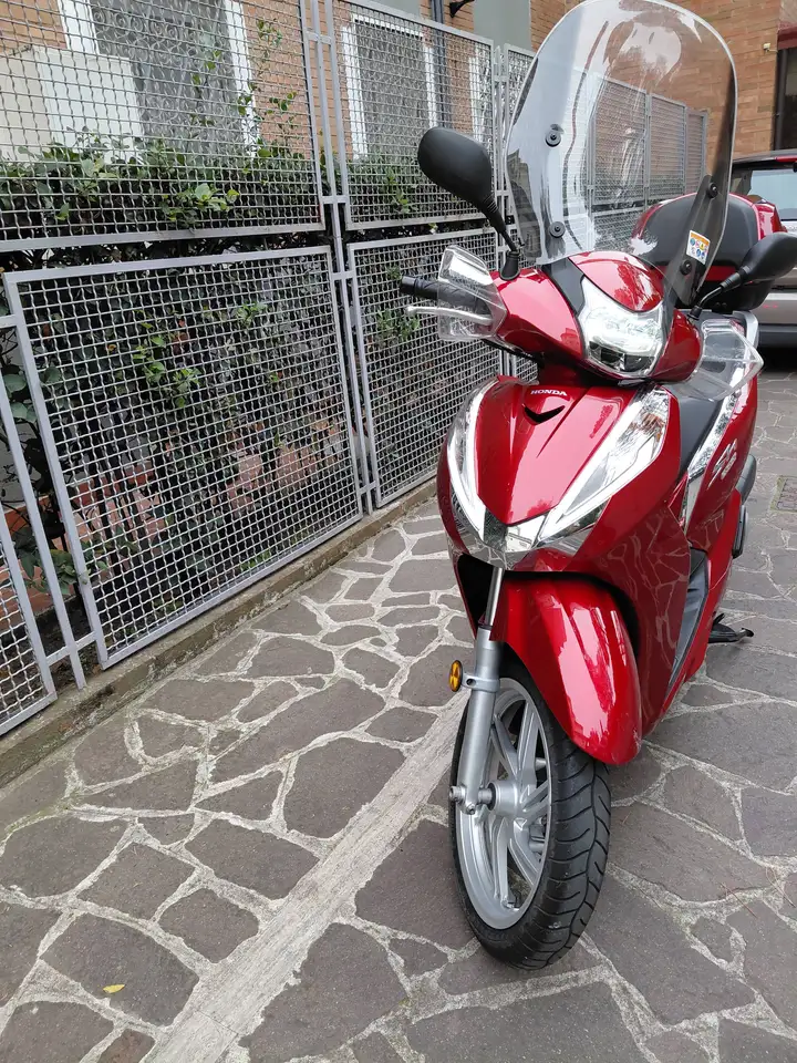 Honda SH 300