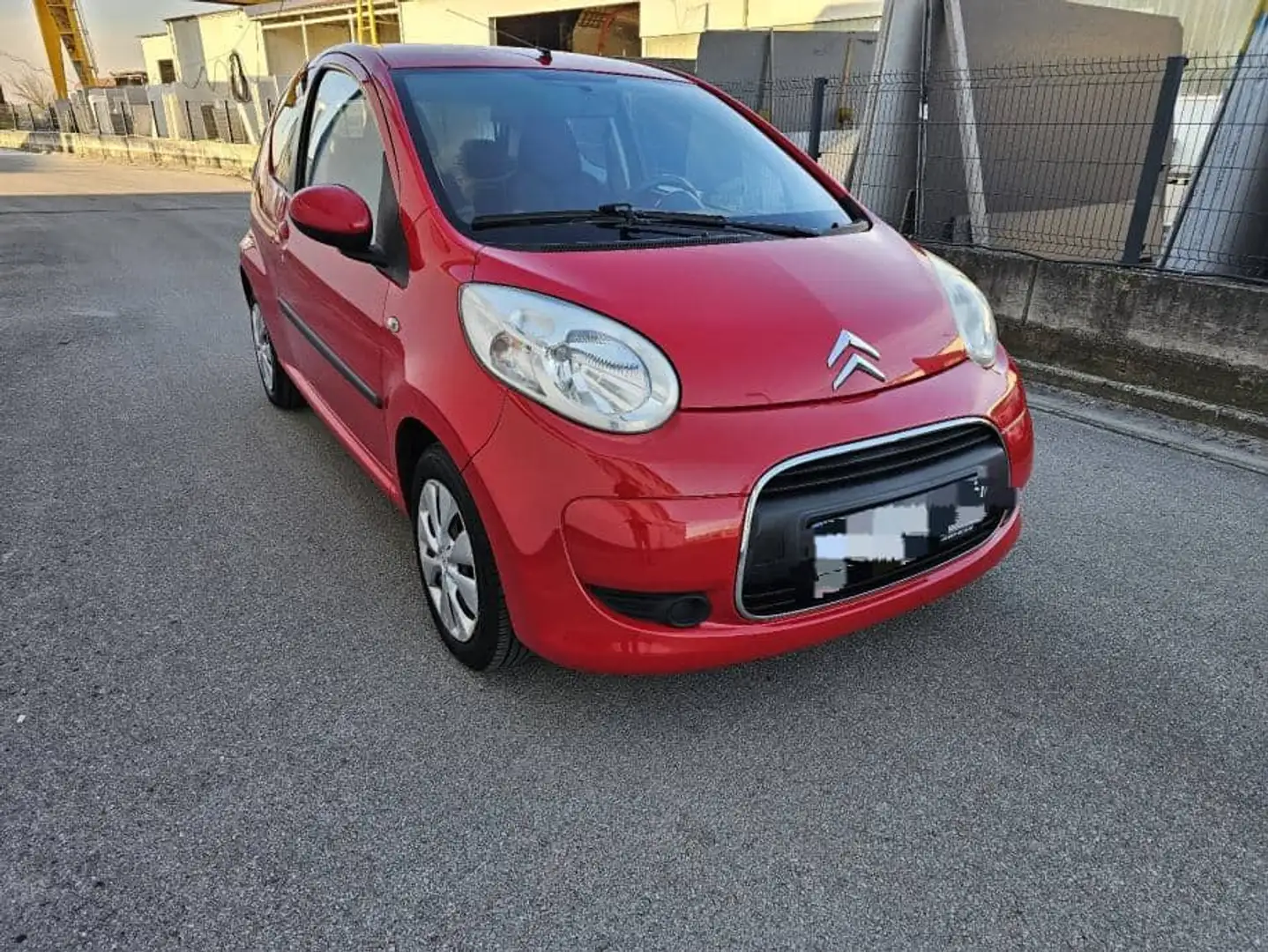 Citroen C1 C1 1.0i Airdream Attraction Rot - 2