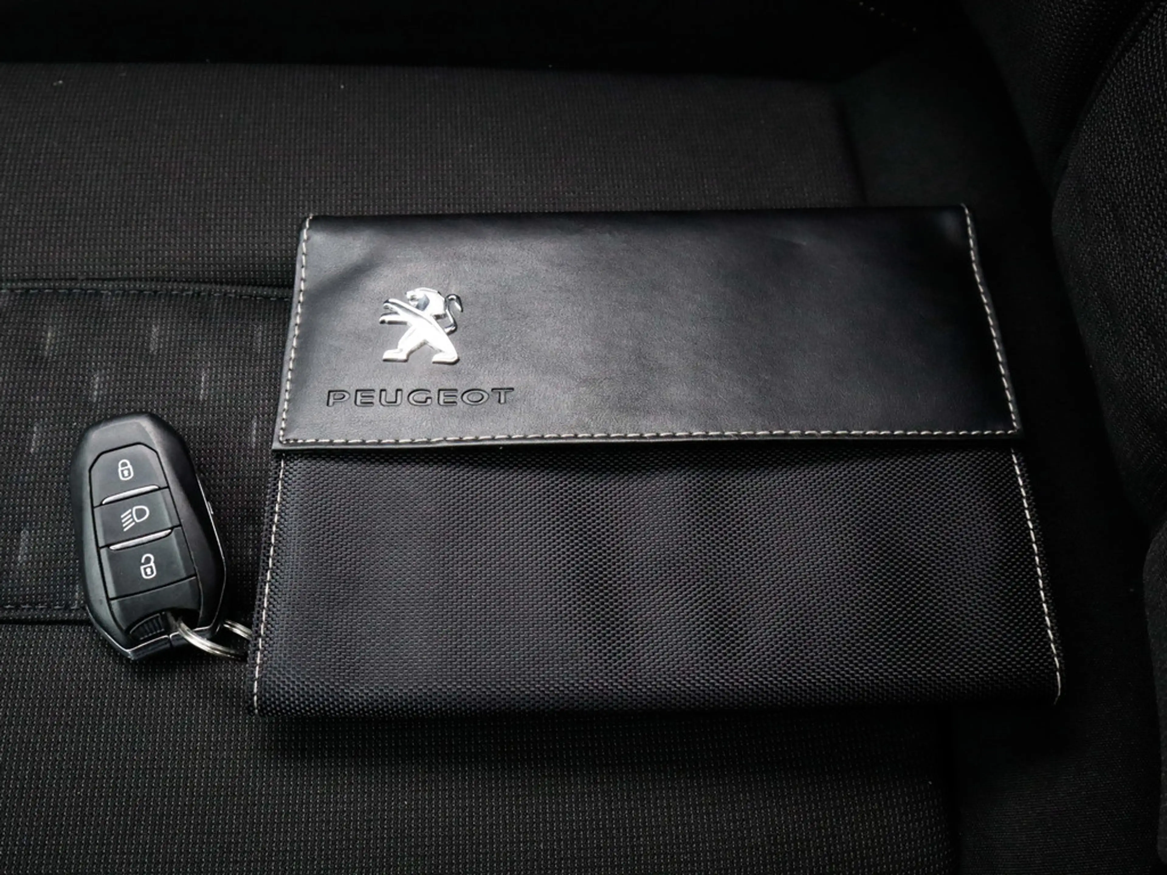 Peugeot 508 1.2 PureTech Active Pack Business 1e-Eig. & Dealer — photo 31