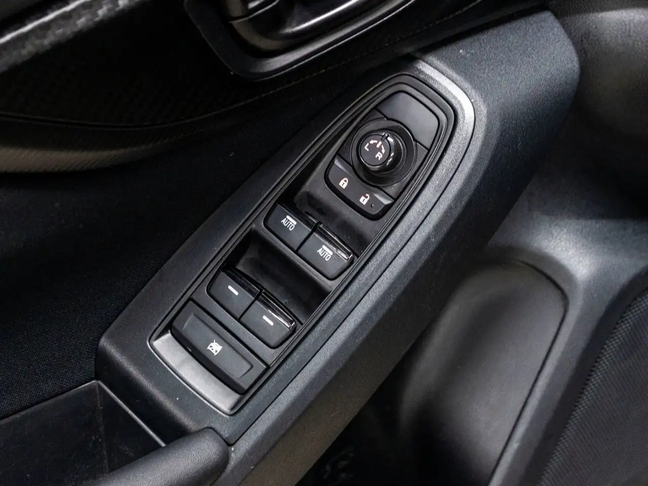 Subaru Impreza снимка Subaru Impreza