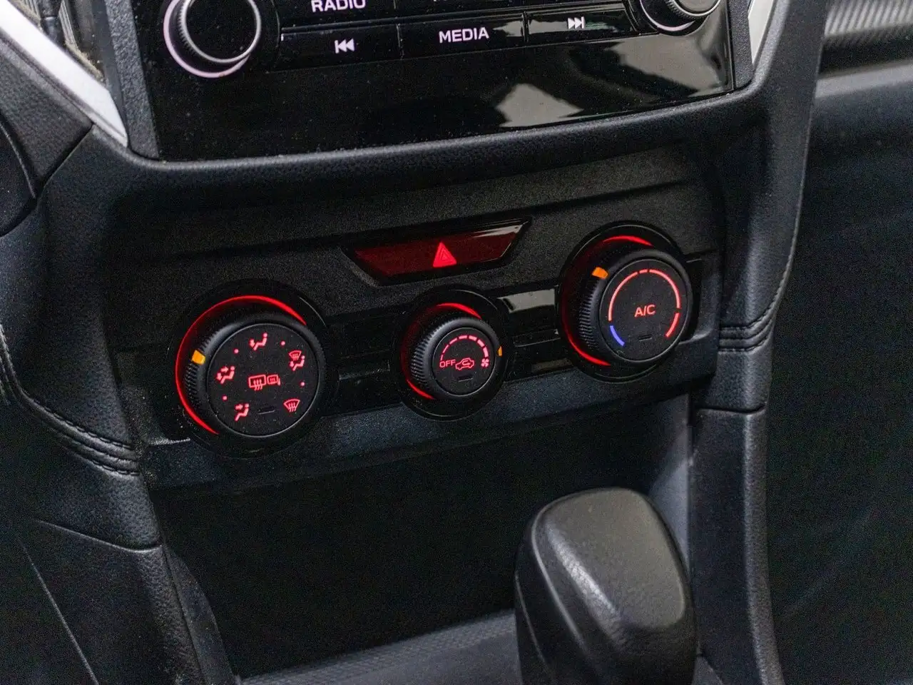 Subaru Impreza снимка Subaru Impreza