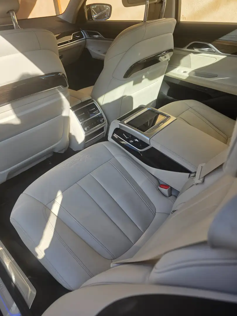 BMW 740 Serie 7 G/11-12 2015 740e Luxury auto Černá - 2