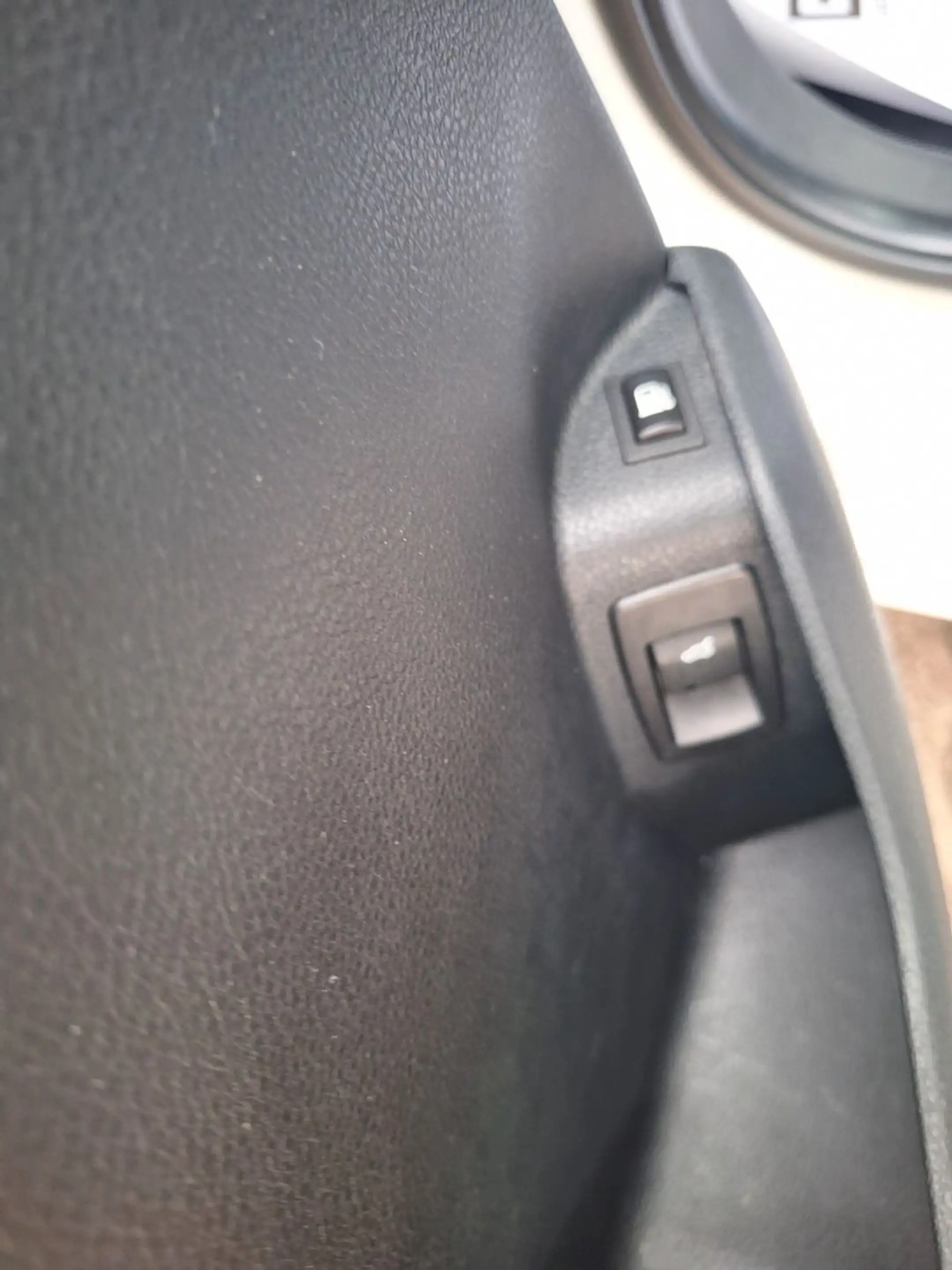 BMW 225 2 Active Tourer 225 xe Advantage — photo 9