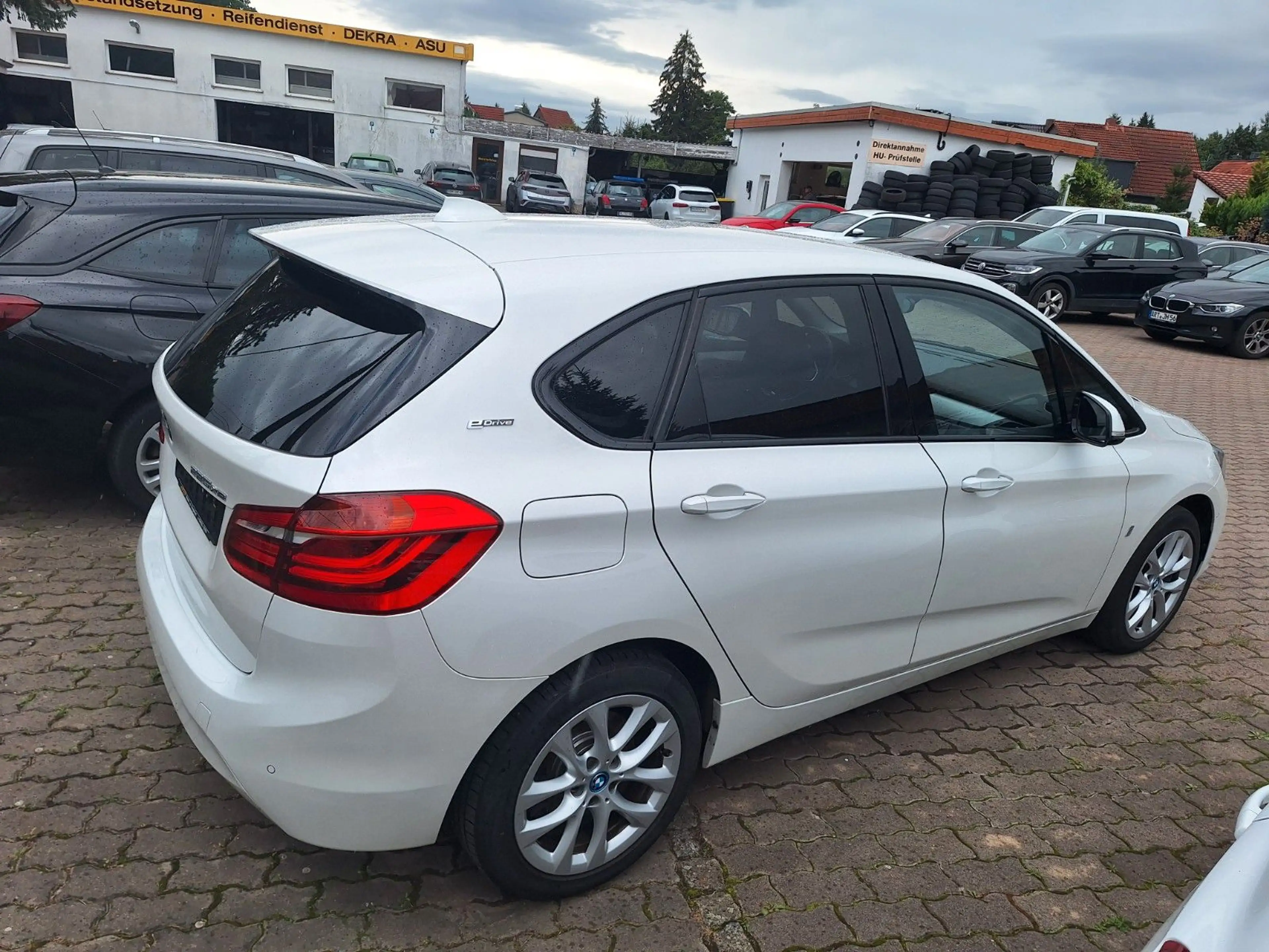 BMW 225 2 Active Tourer 225 xe Advantage — photo 4