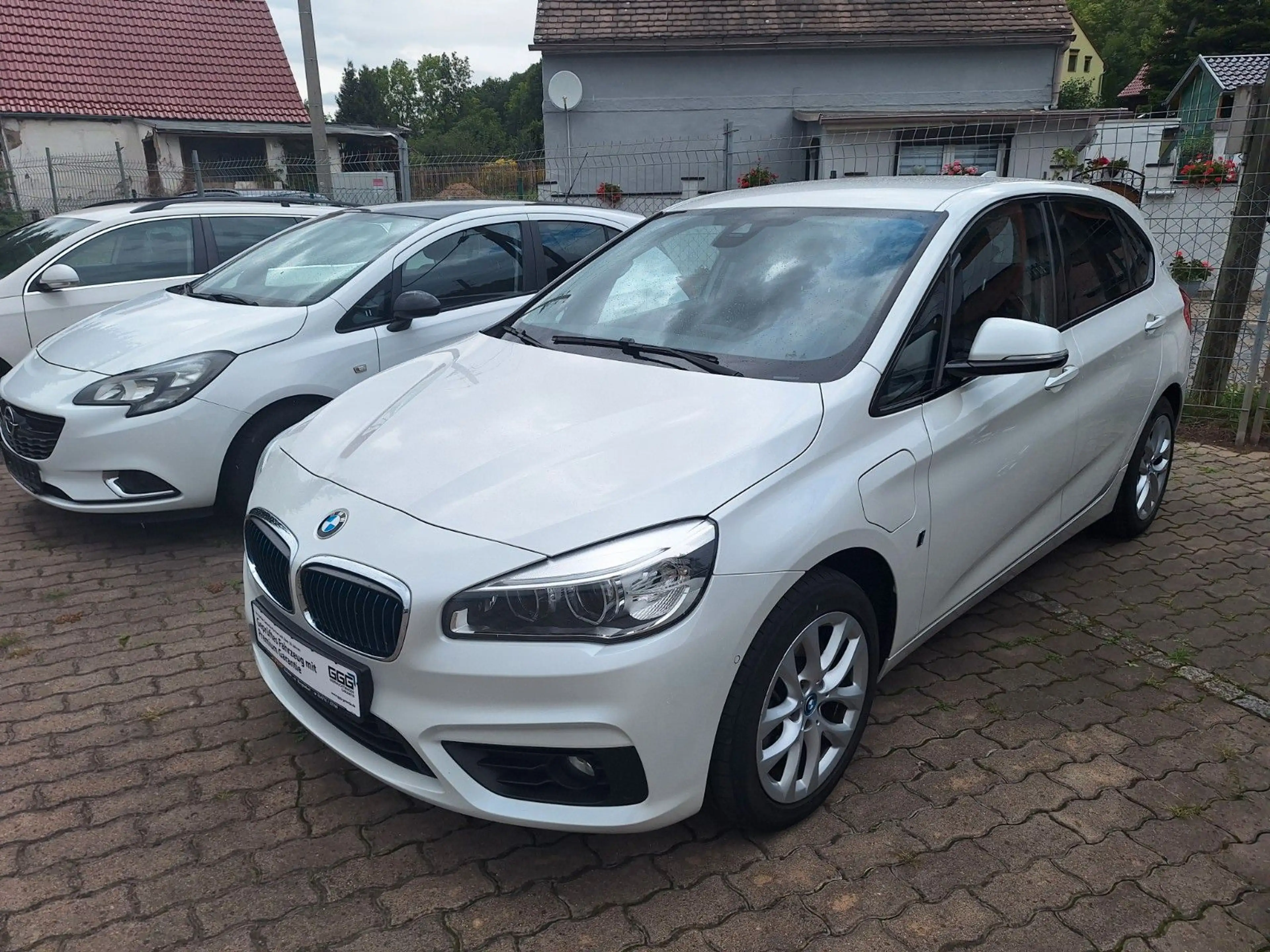 BMW 225 2 Active Tourer 225 xe Advantage — photo 2