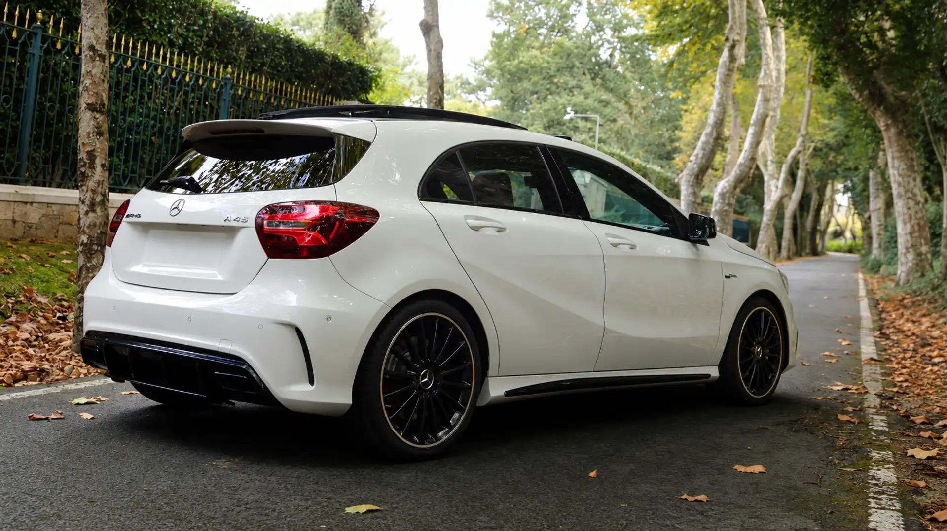 Mercedes-Benz A 45 AMG 4Matic 7G-DCT - 2