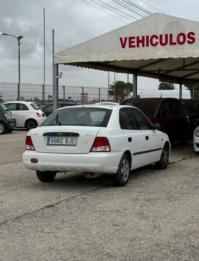 Hyundai ACCENT 1.3i GL 12v Wit - 2