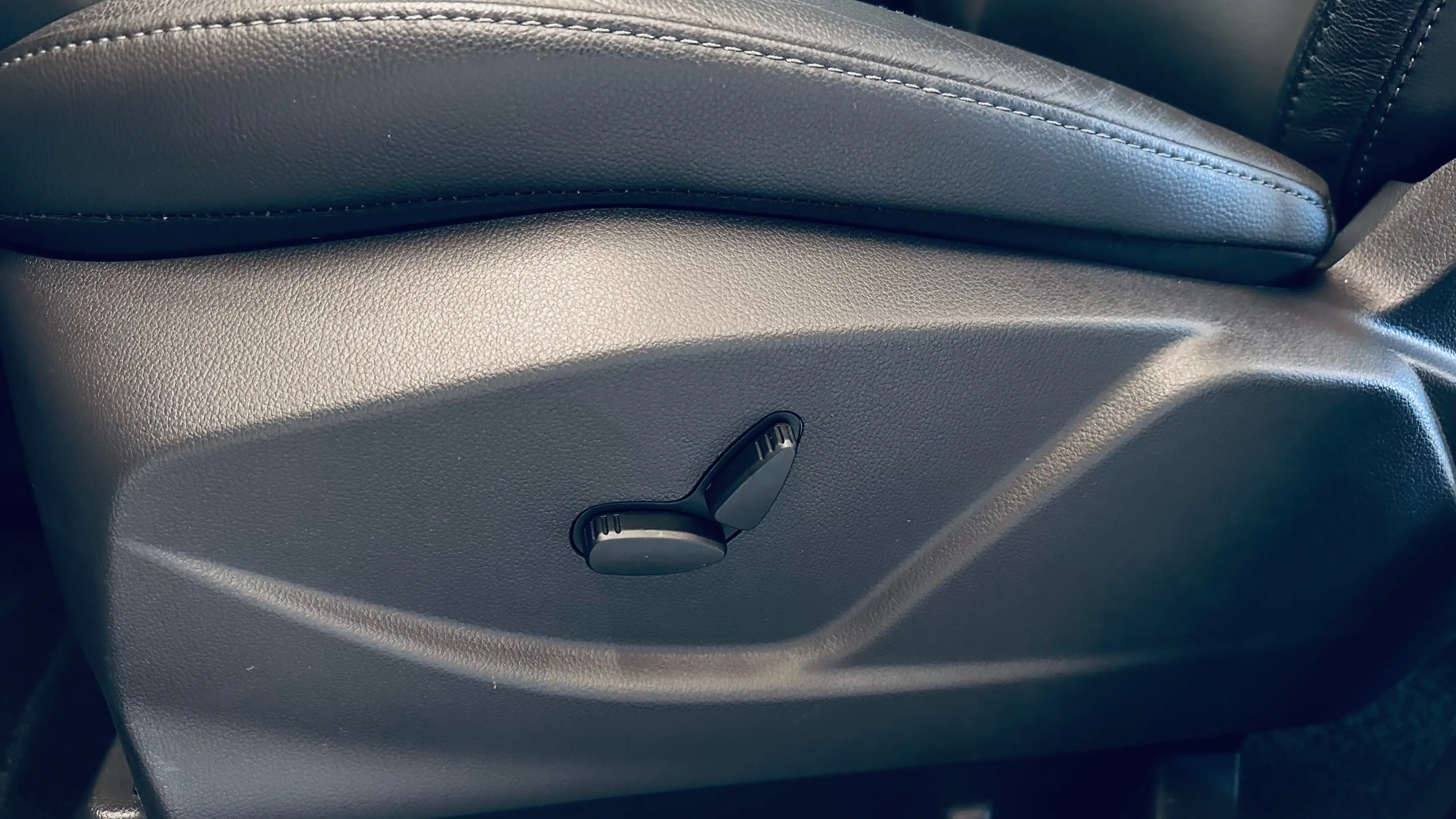 Ford C-Max 1.5 BOITE AUTO CAMERA NAVI BLUETOOTH S CHAUFF ELEC CUIR VOLANT CHAUFF — photo 9