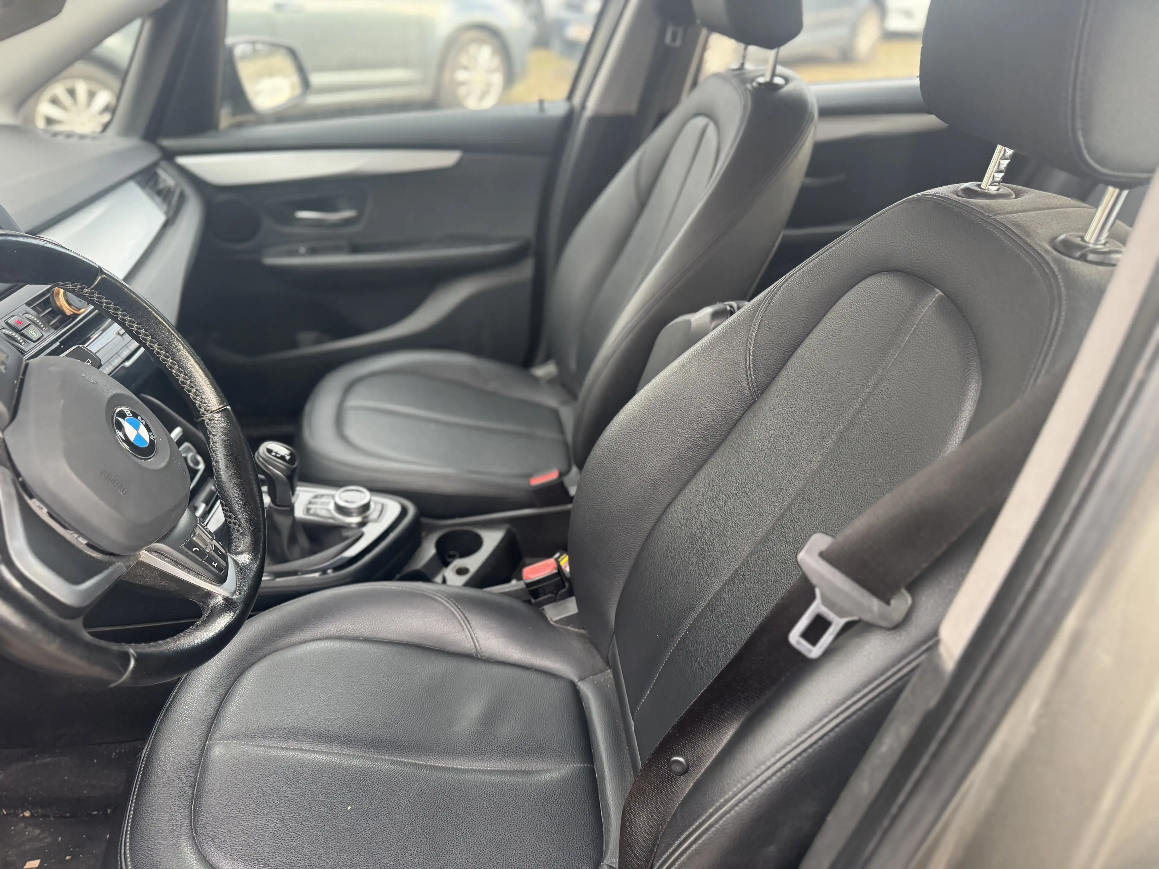 BMW 214 Active Tourer 214 d — photo 9