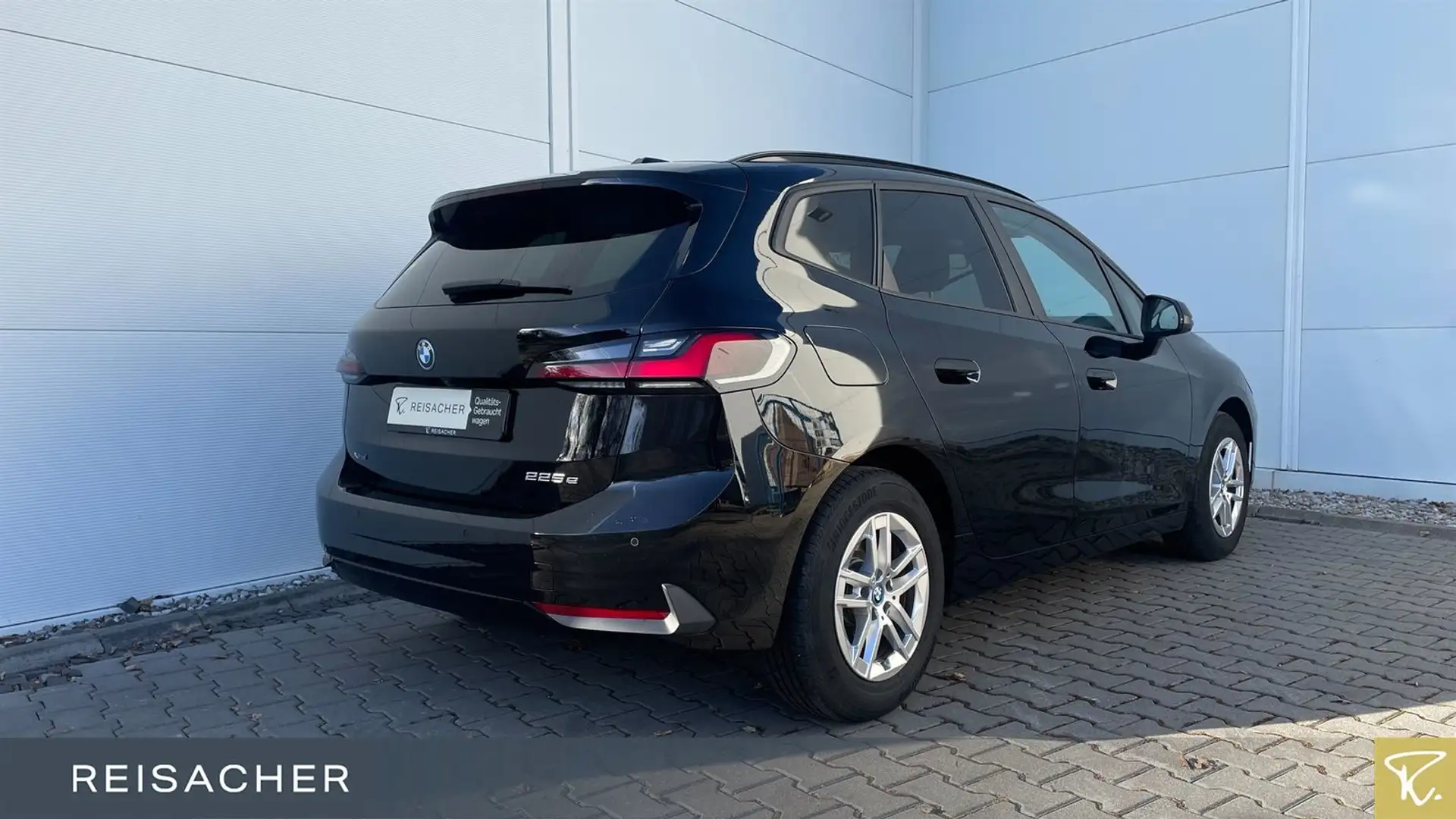 BMW 225 225e A xDrive Active Tourer Pano,Autom Schwarz - 2