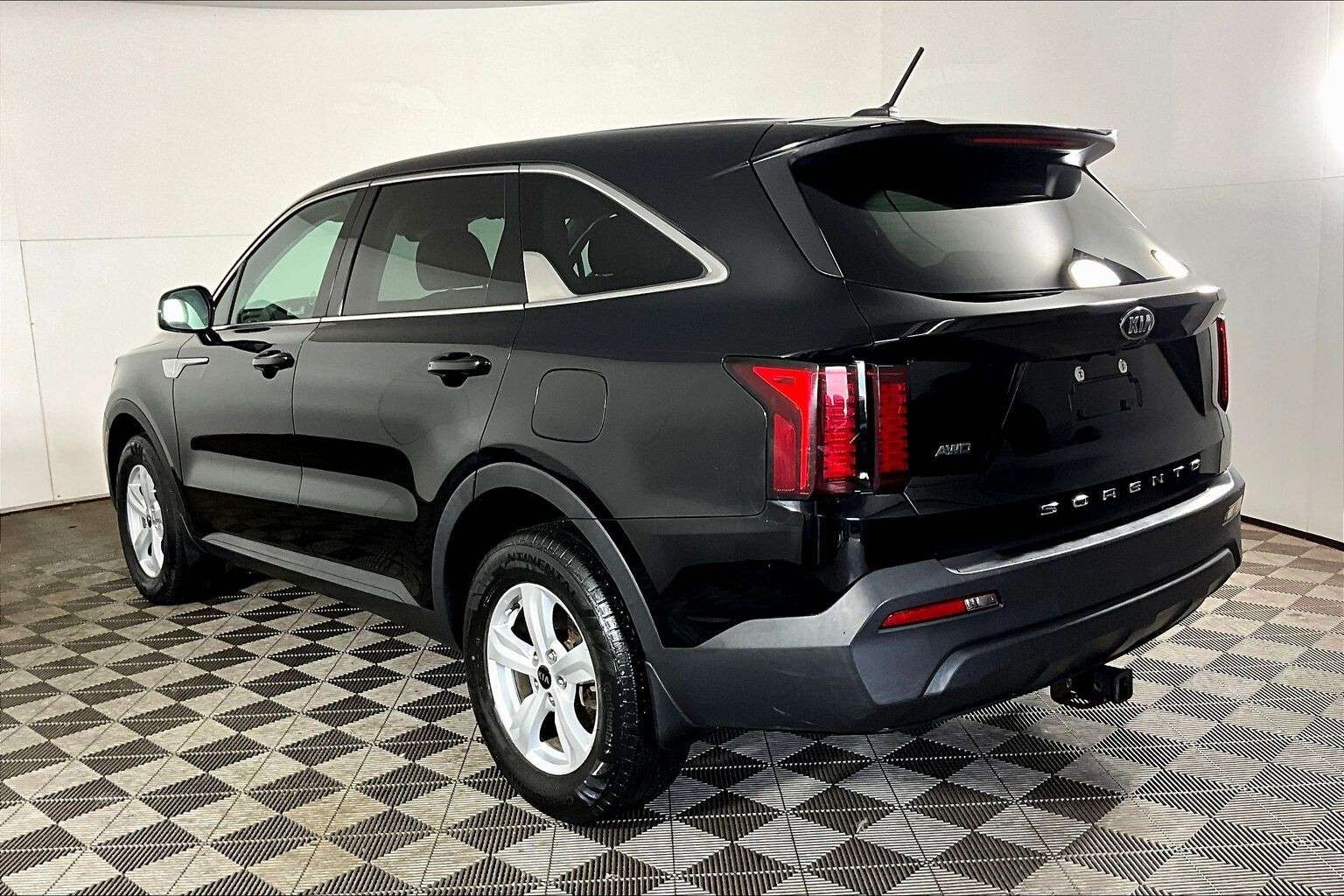 used 2021 Kia Sorento car, priced at $17,998