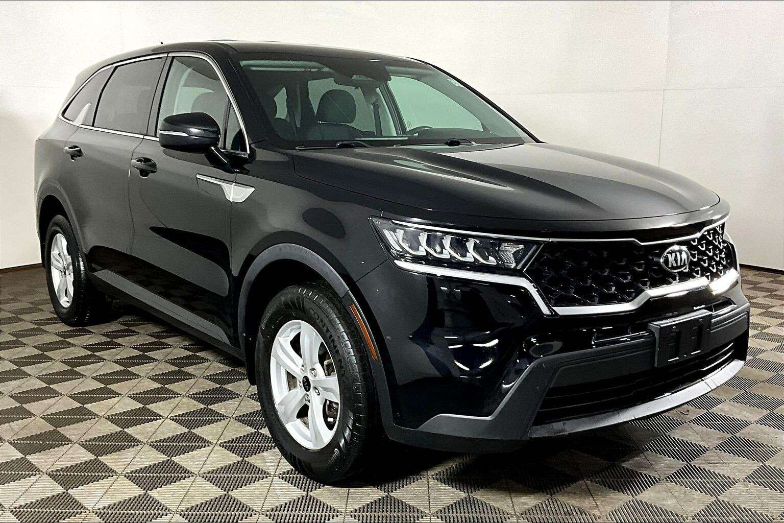 used 2021 Kia Sorento car, priced at $17,998