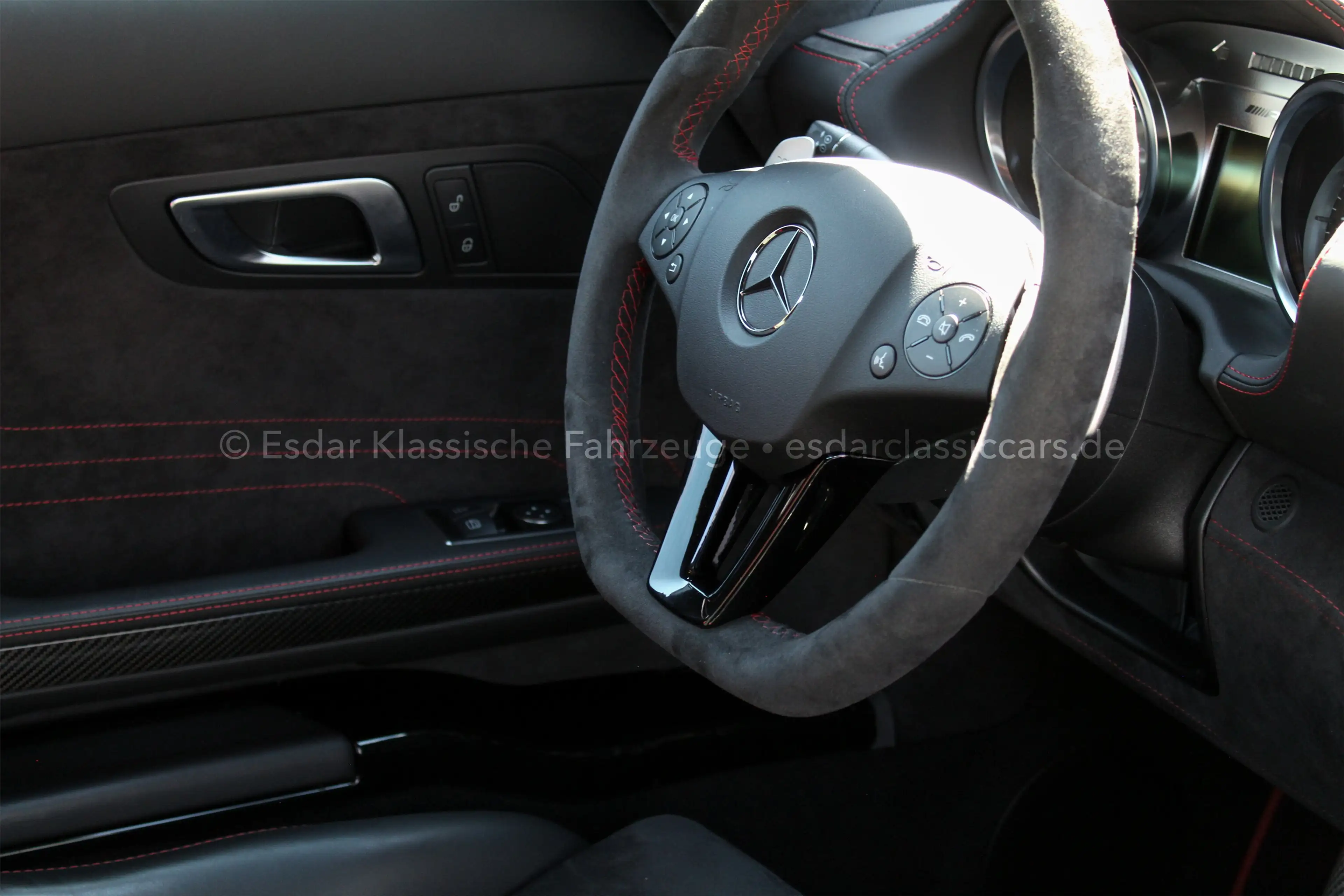 Mercedes-Benz SLS AMG Coupe SPEEDSHIFT DCT Black Series — photo 4