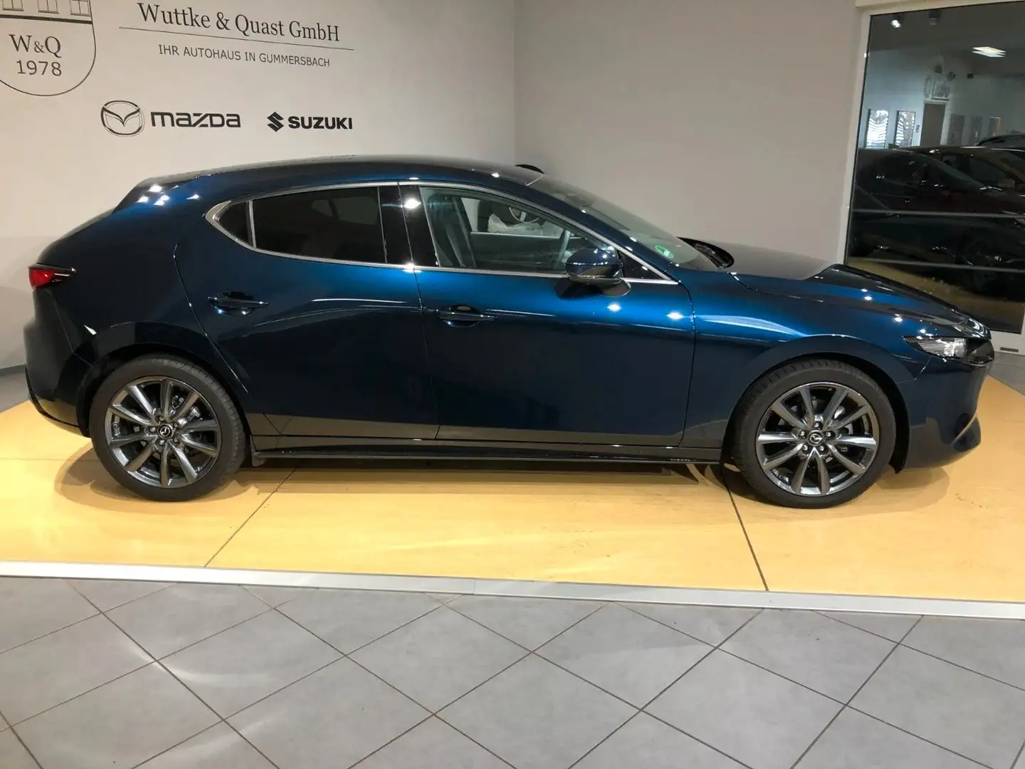 Mazda 3 Lim. 5-trg. Exclusive-Line +BOSE, Matrix, 360° Blauw - 2