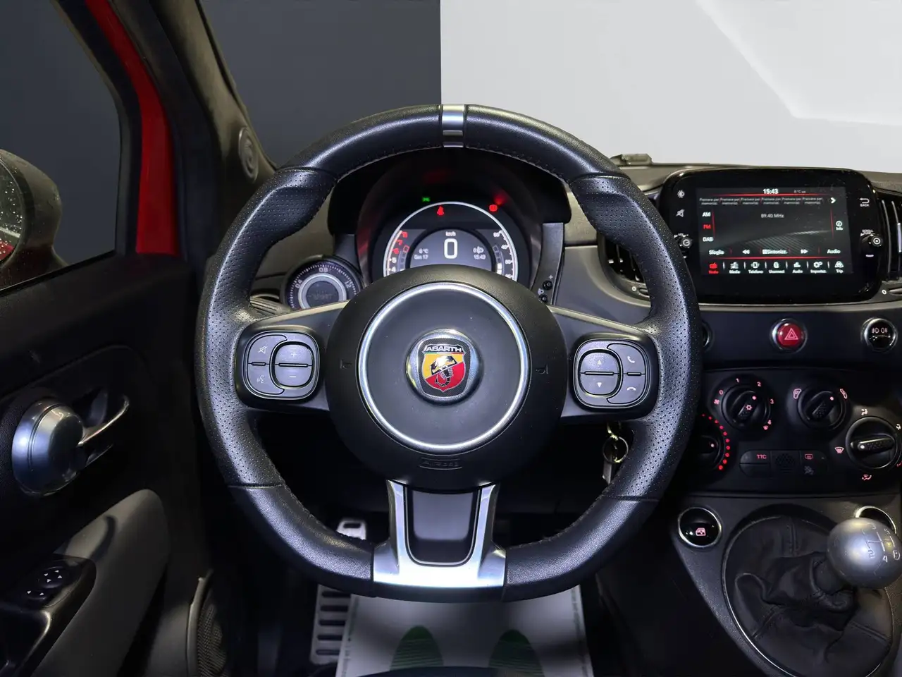 Abarth 595 2023 — фото 8