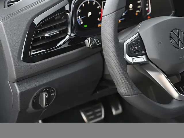 Volkswagen T-Roc view 14