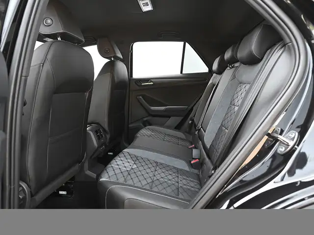 Volkswagen T-Roc view 11