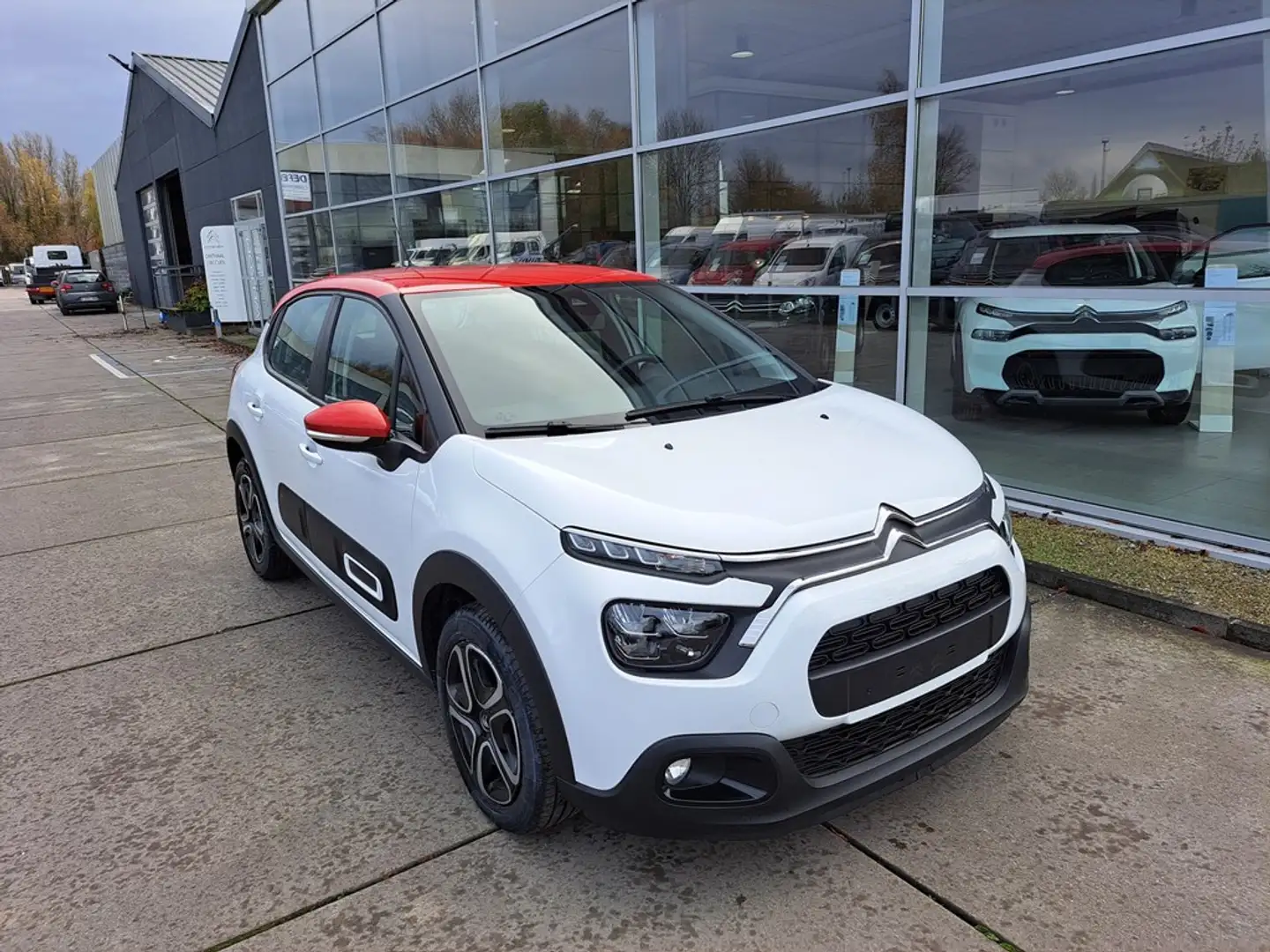 Citroen C3 1.2 PureTech 110 Shine S&S EAT6 Blanc - 1