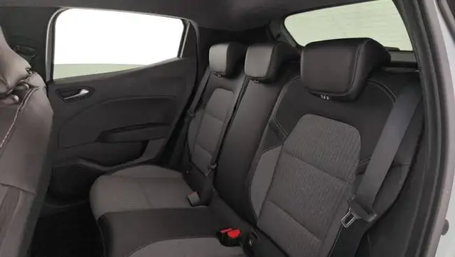 Renault Clio view 11