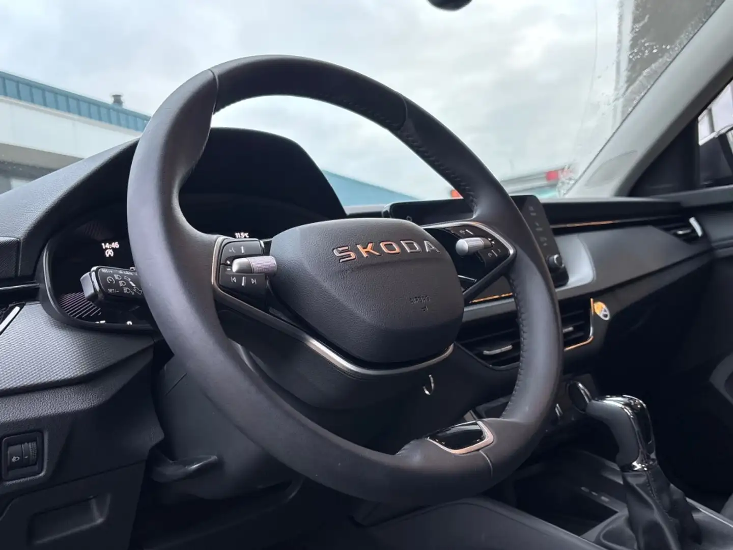 Skoda Scala 1.0TSI AUTOMAAT SELECTION AIRCO PDC STOELVW ADDCRU Grijs - 2