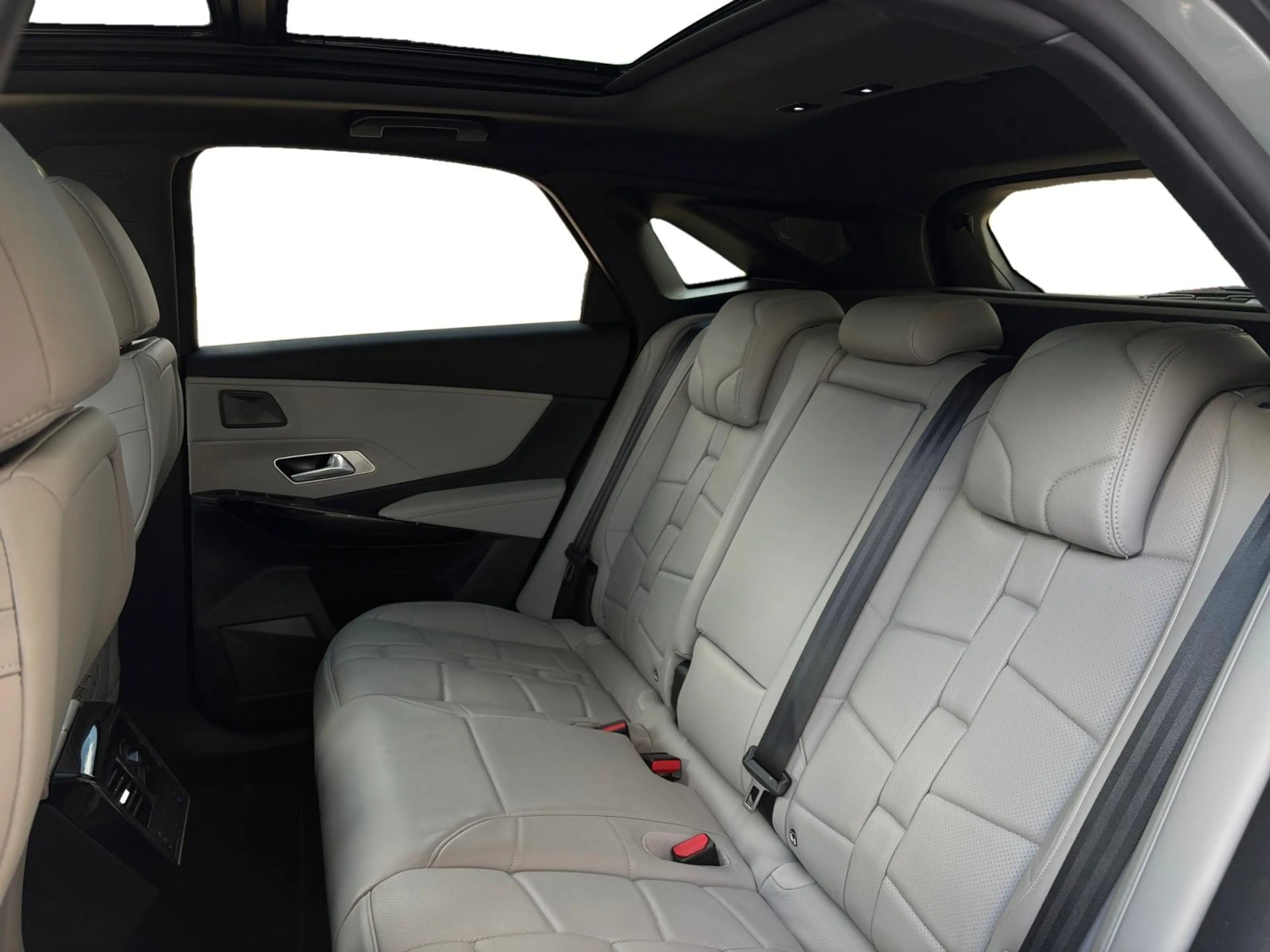 DS Automobiles DS 7 La Premiere e-Tense 360pk PHEV 4x4 e-EAT8 | BLACK — photo 14