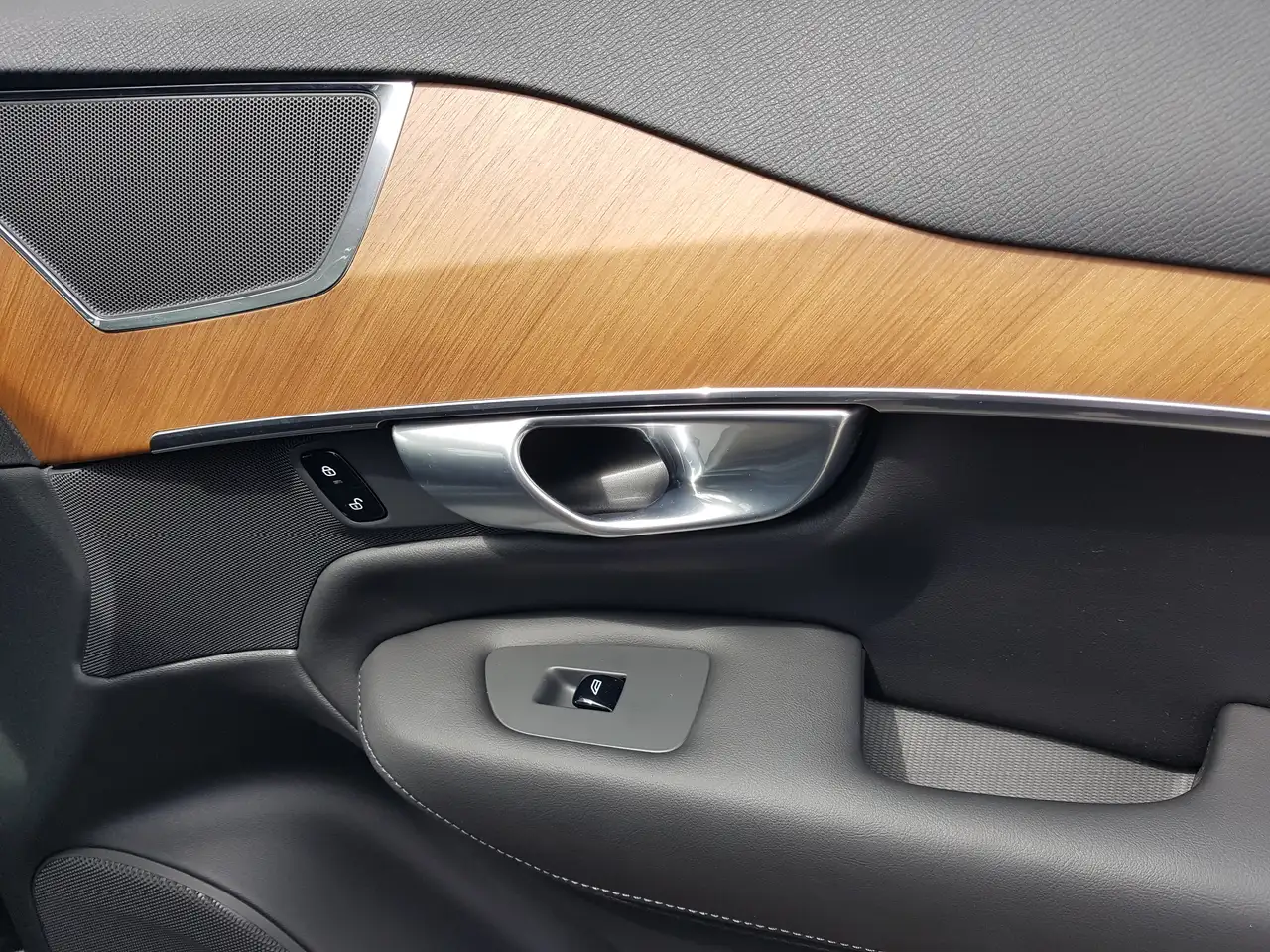 Volvo XC90 снимка Volvo XC90