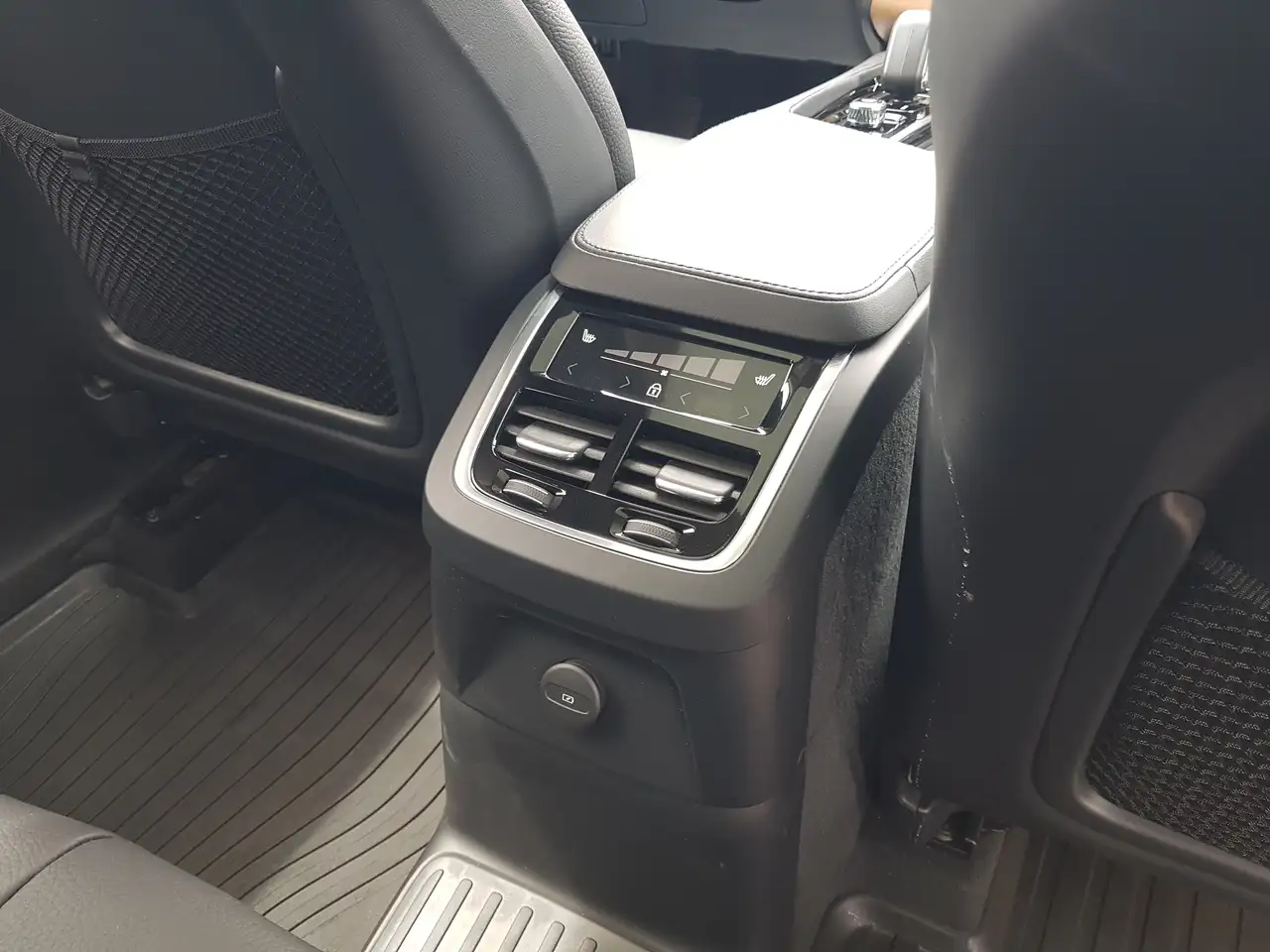Volvo XC90 снимка Volvo XC90