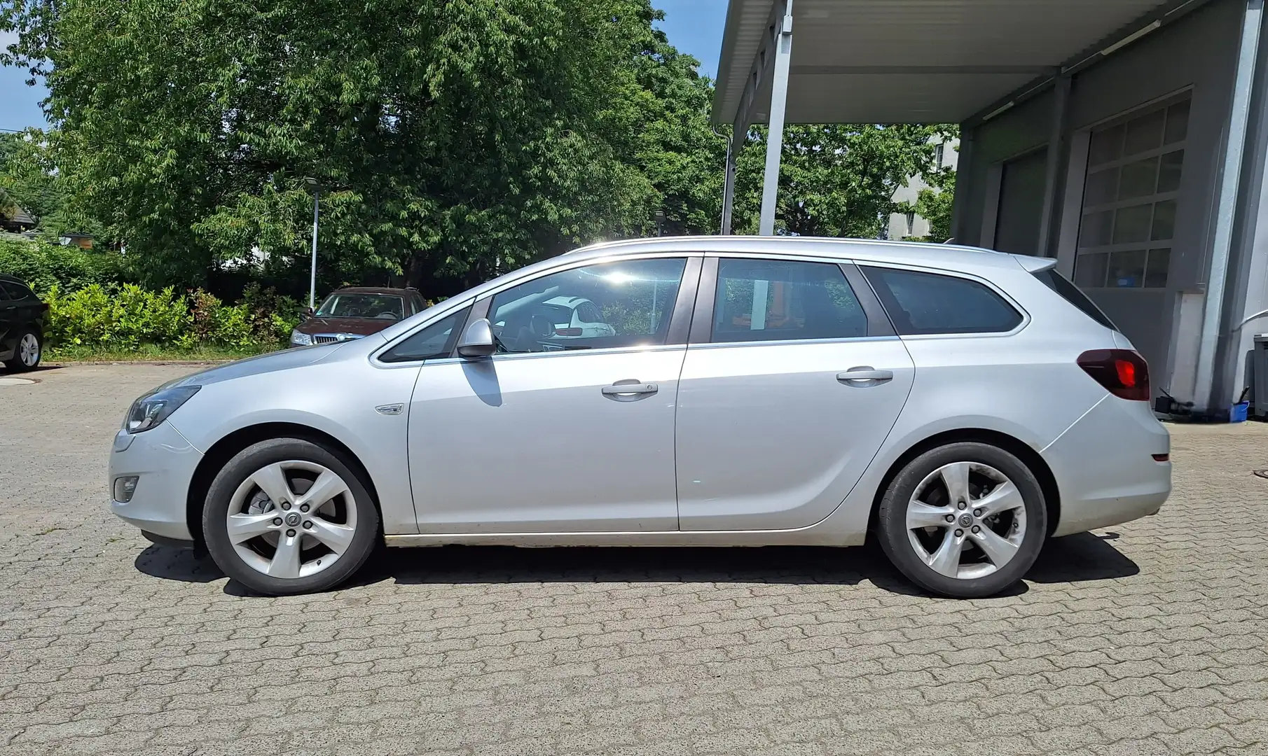 Opel Astra ASTRA ST SPO 1.6 TURBO 6-G Silber - 1
