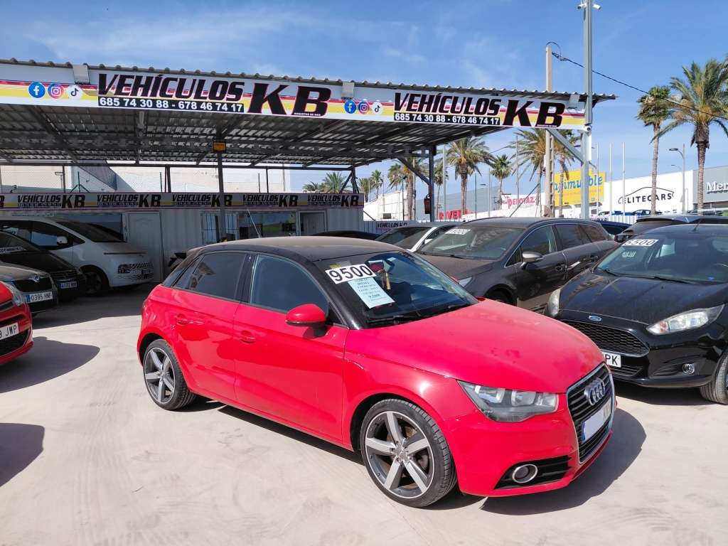 Audi A1 Sportback 1.6TDI Attraction 105 - foto 1