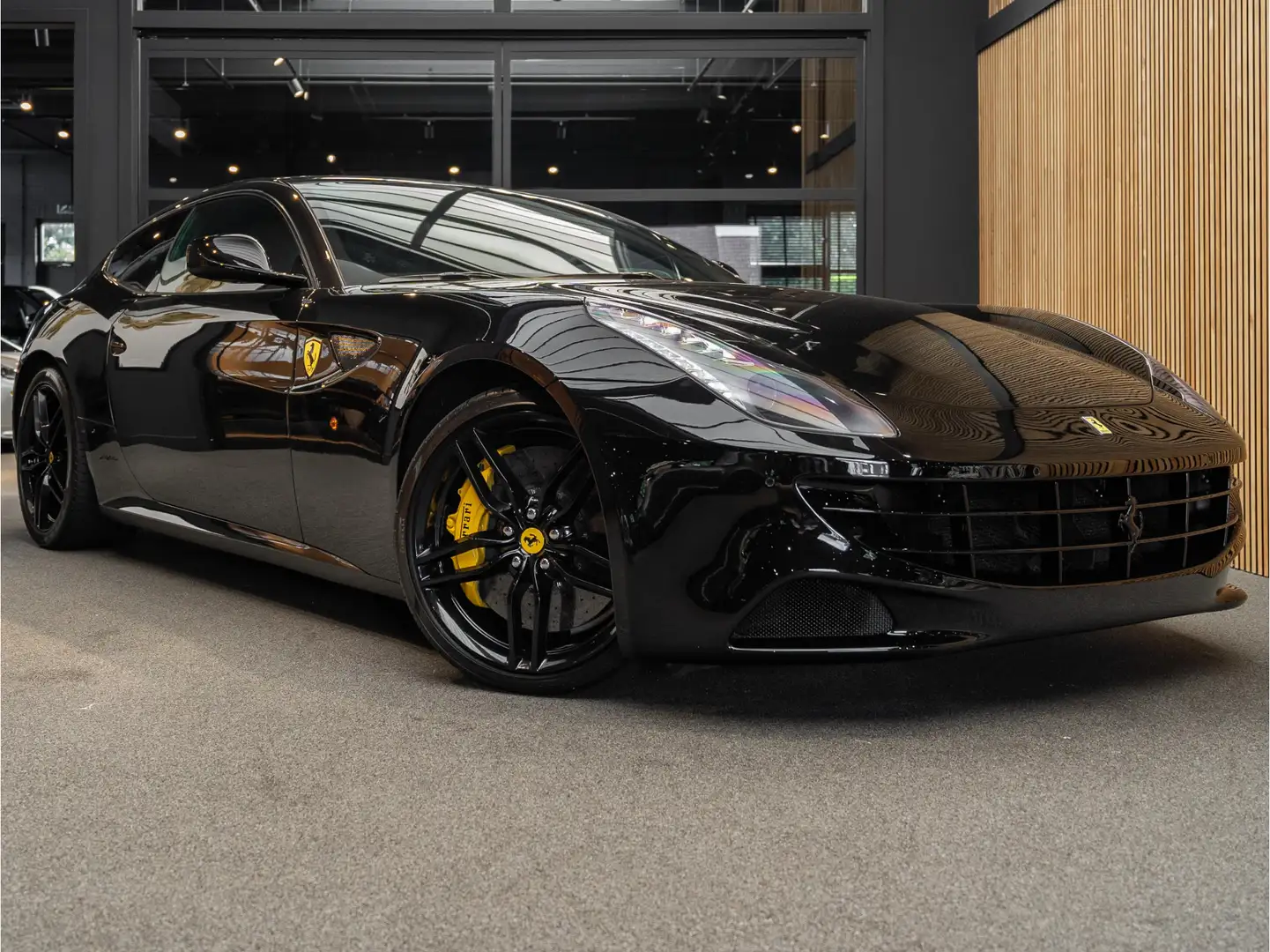 Ferrari FF 6.3 V12 Keramisch Stitching 6.3 V12 Volledig histo Zwart - 1