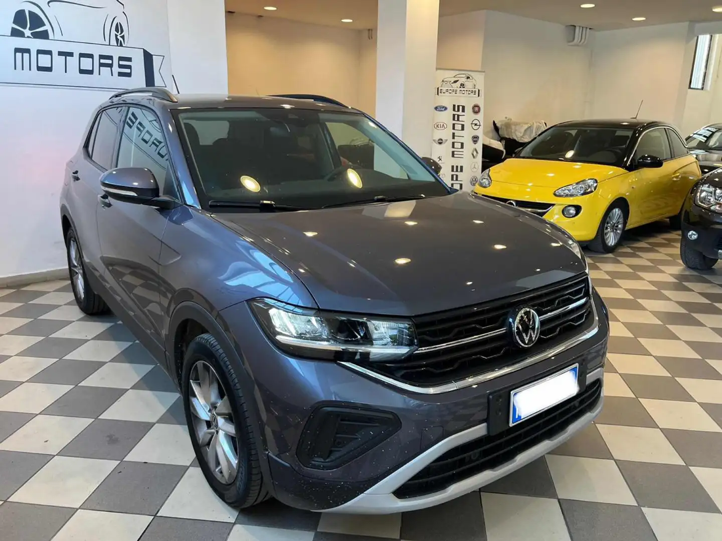Volkswagen T-Cross 1.0 TSI 115 CV Life Grigio - 2