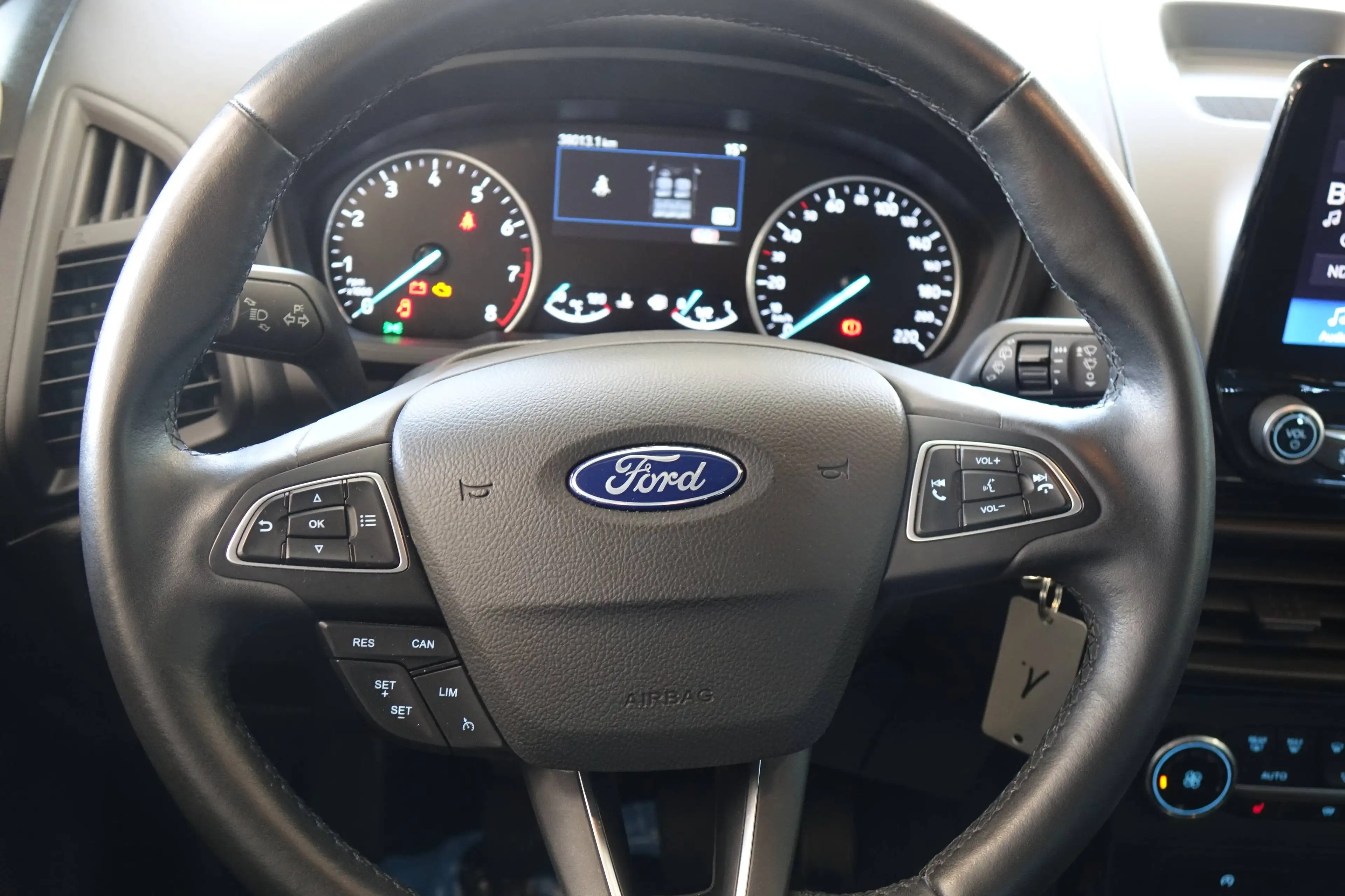 Ford EcoSport Titanium 1.0 EB +AHK+SHZ+Lenkrad hzbr+ — photo 9