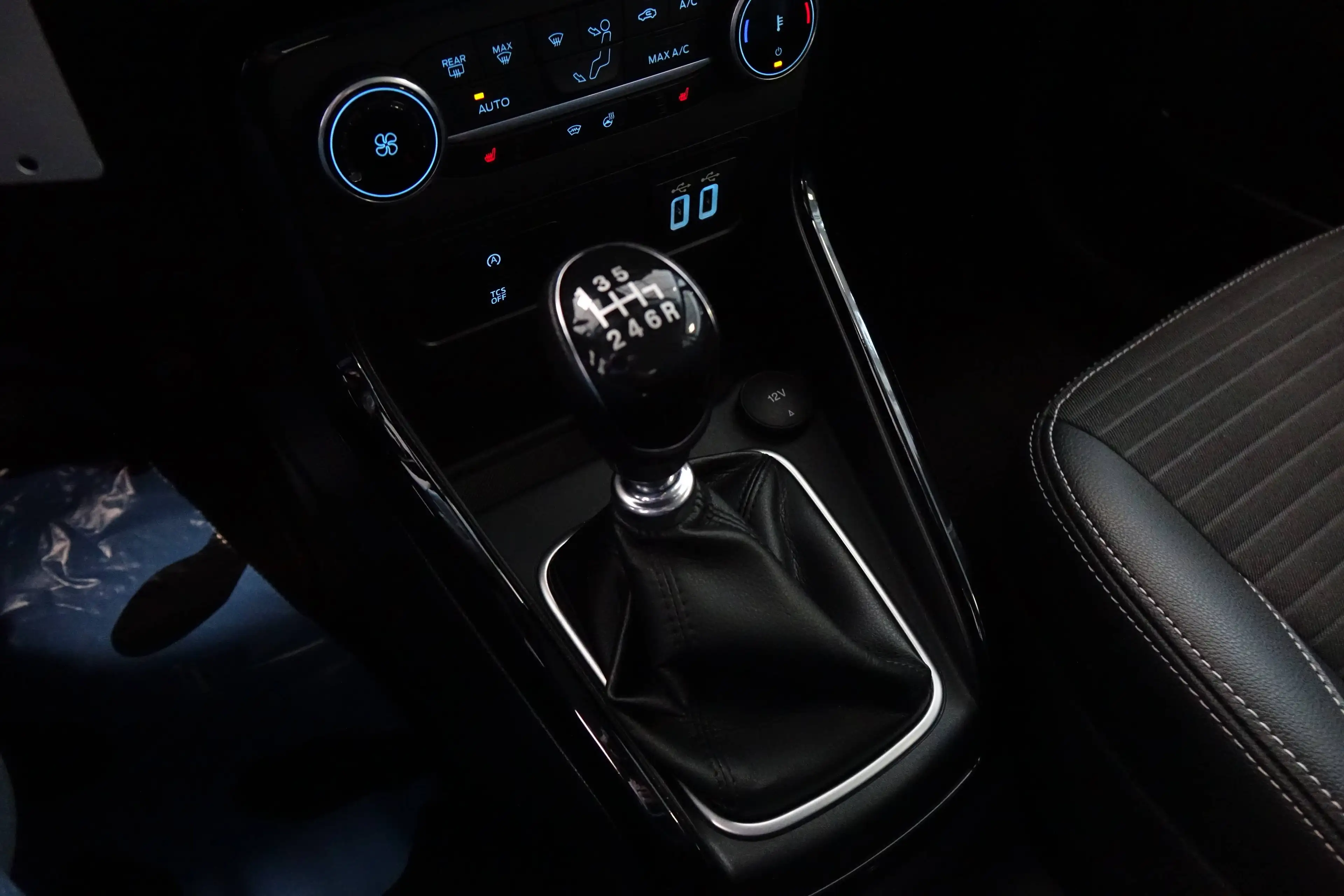 Ford EcoSport Titanium 1.0 EB +AHK+SHZ+Lenkrad hzbr+ — photo 13