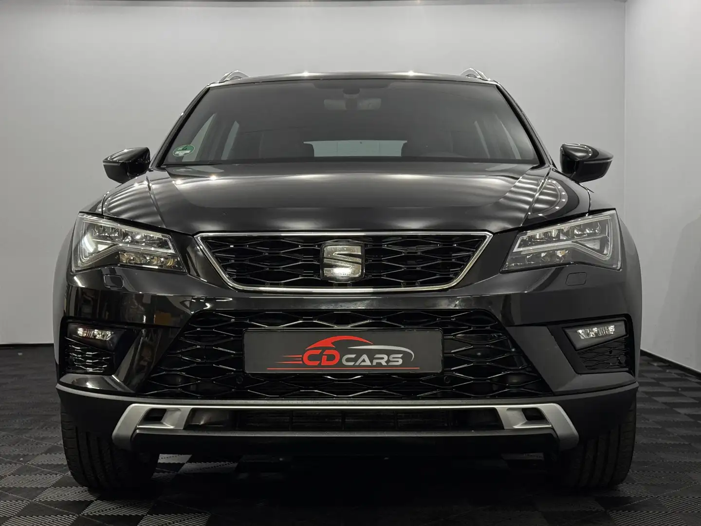 SEAT Ateca 1.4 EcoTSI FR Business Intense Clima, Camera, Navi Zwart - 2
