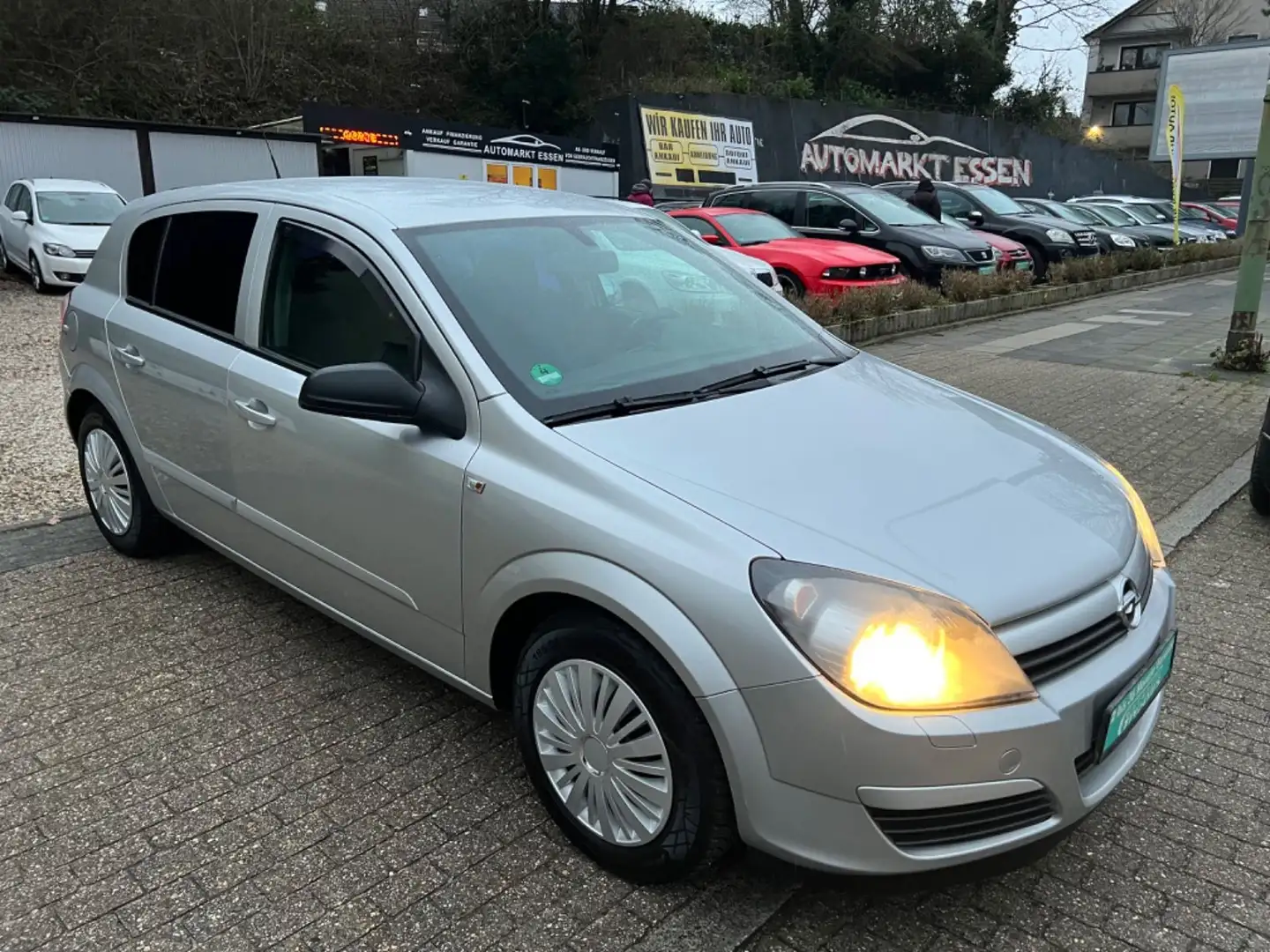 Opel Astra 1.4 Twinport Enjoy*TÜV NEU*KLIMA*TOP AUTO* Argent - 2