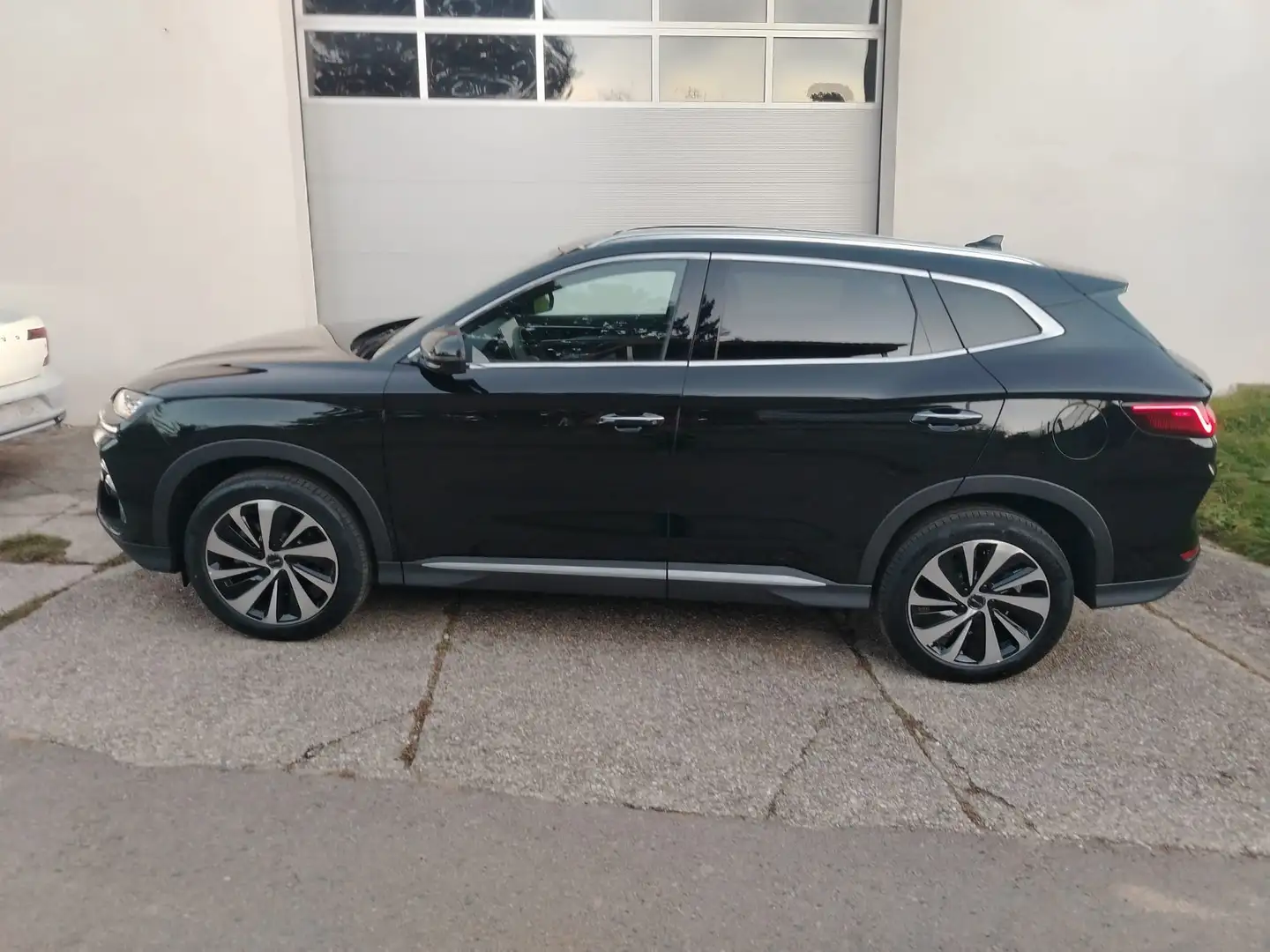 BYD Seal U DM-i Comfort 26,6kwh *Ö-Paket* Schwarz - 2